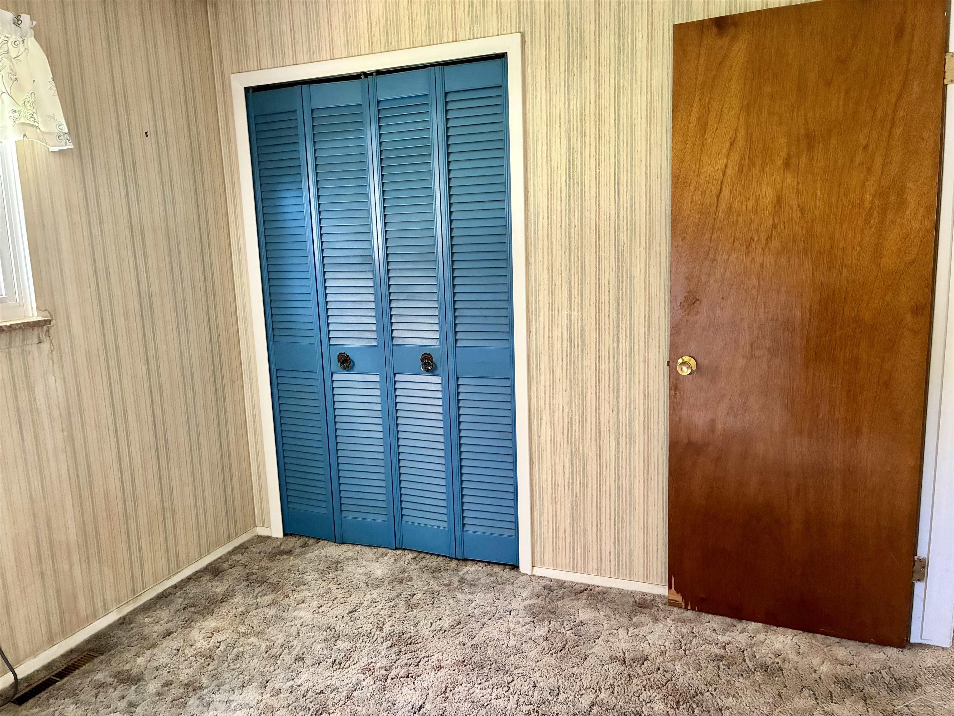 7178 London Drive Property Photo 28