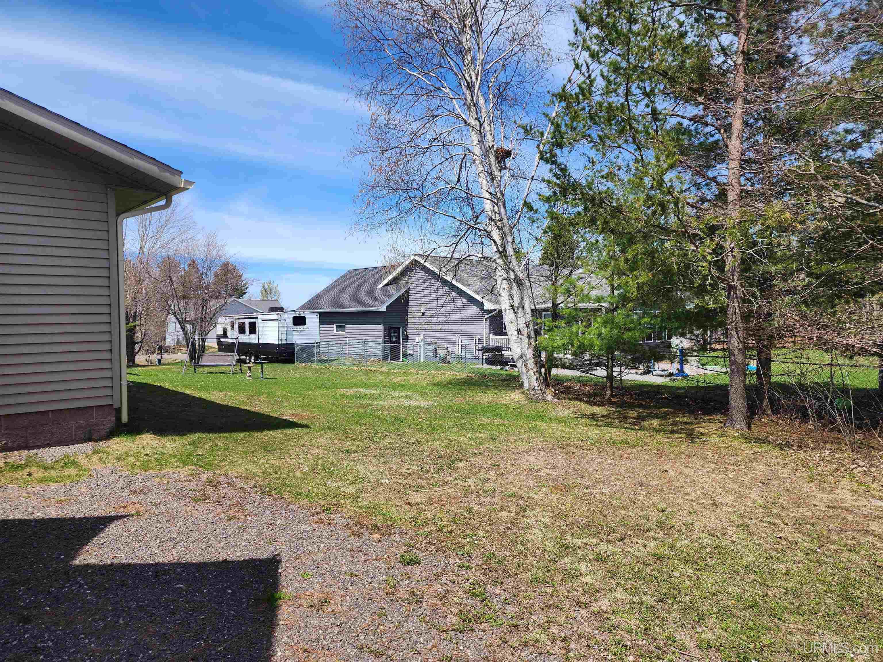 611 Oaklawn Drive Property Photo 8