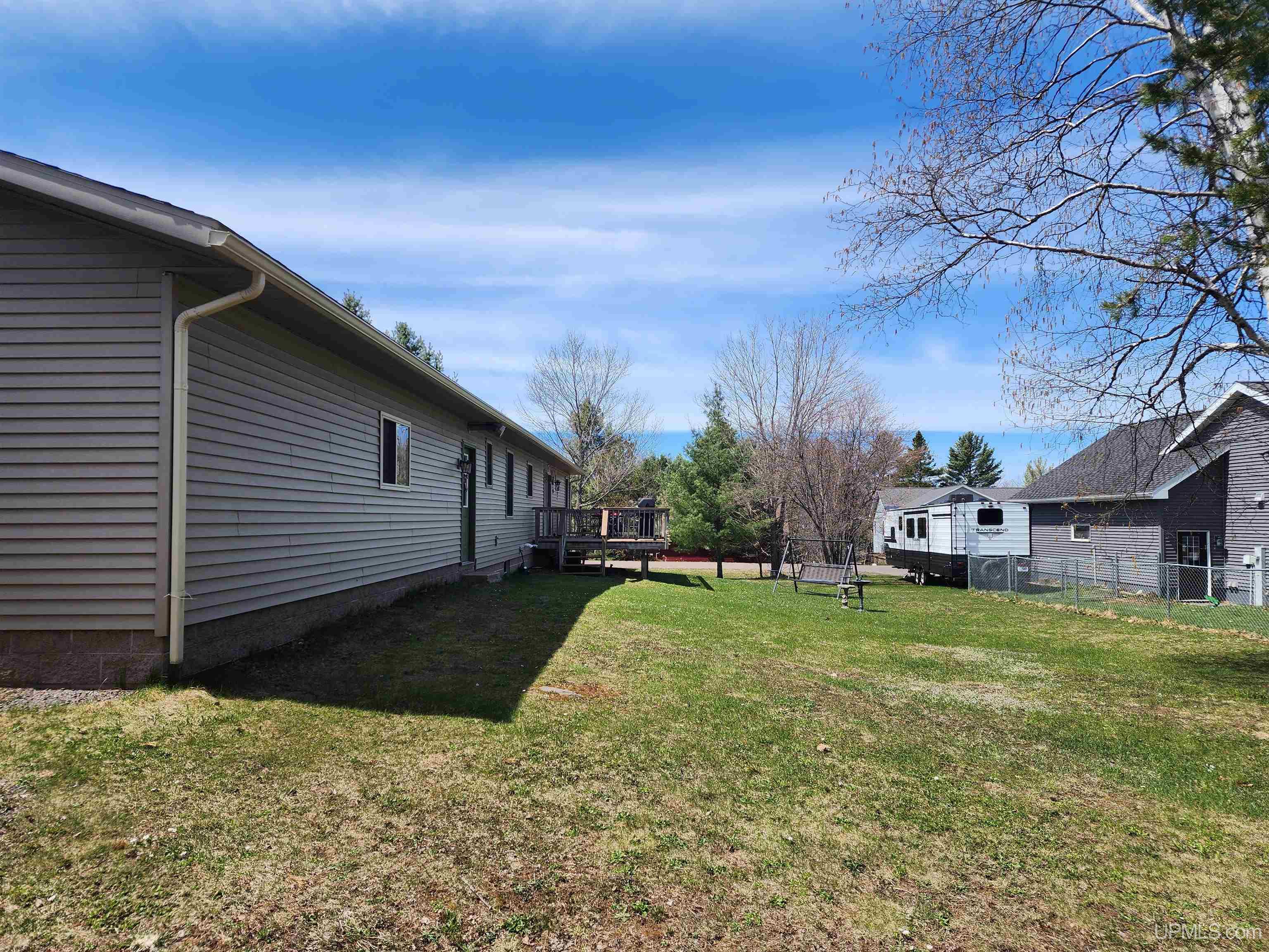 611 Oaklawn Drive Property Photo 9