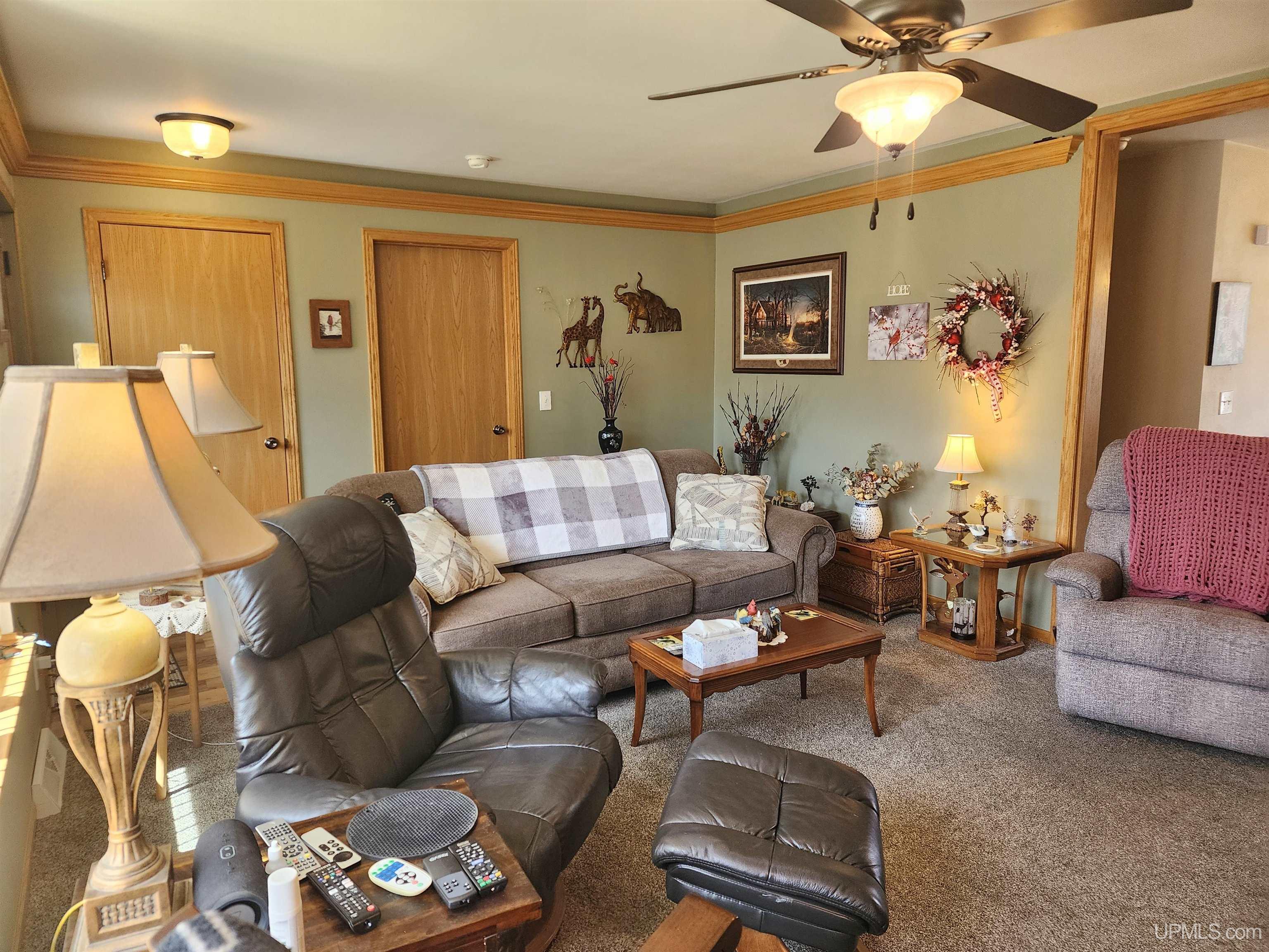 611 Oaklawn Drive Property Photo 10