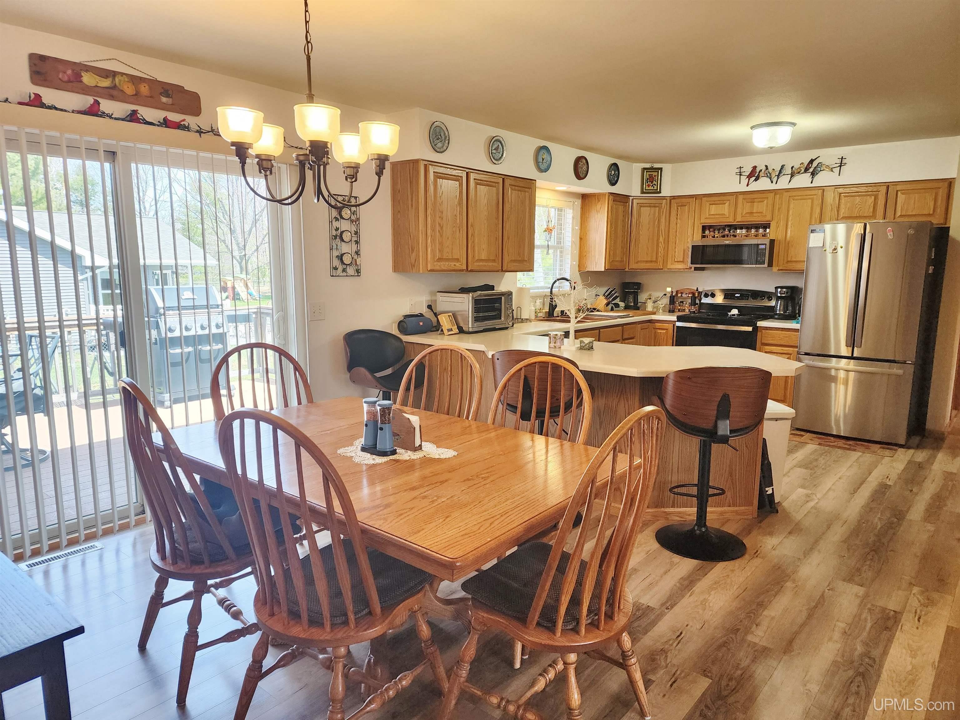 611 Oaklawn Drive Property Photo 16