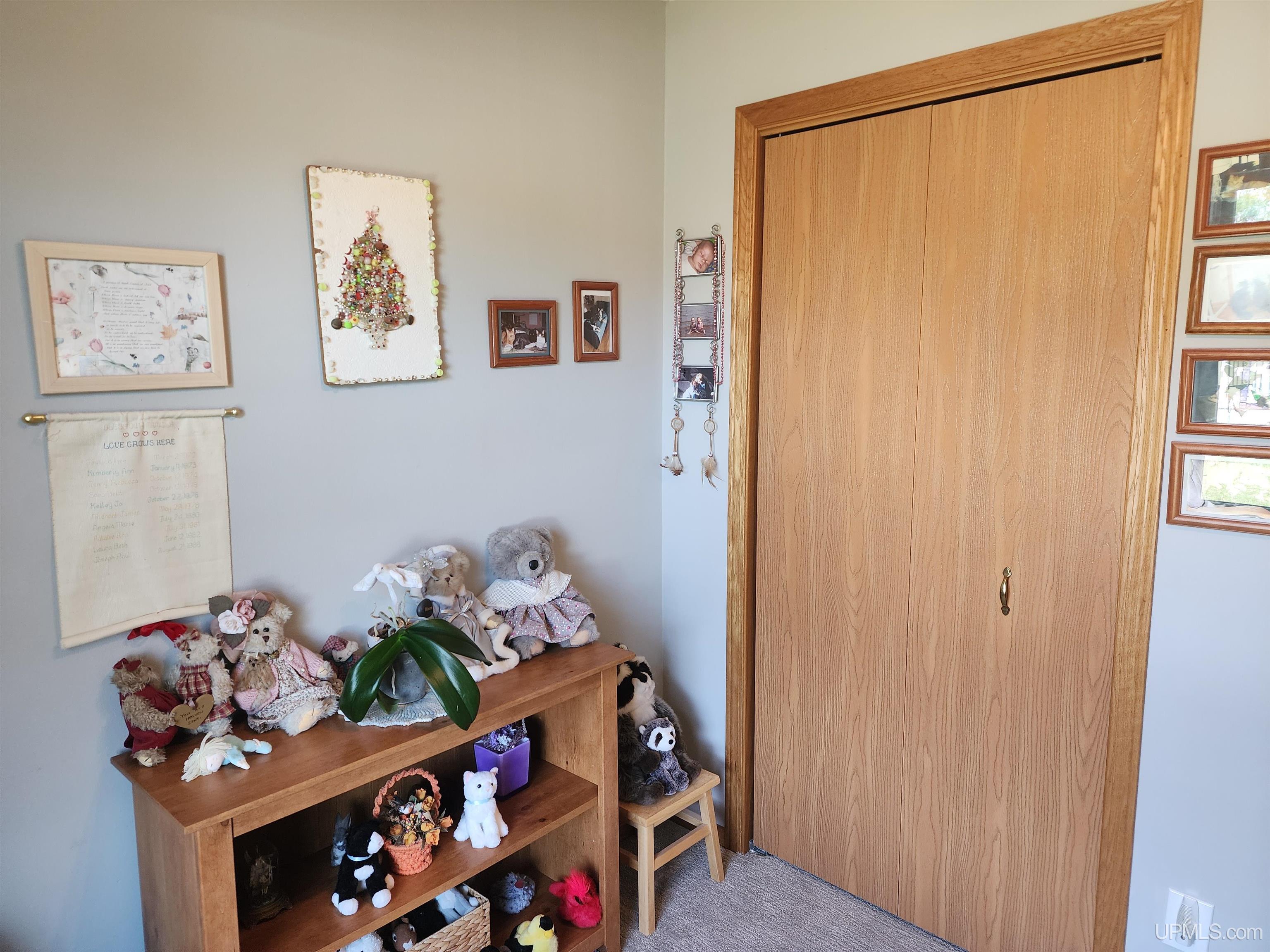 611 Oaklawn Drive Property Photo 30