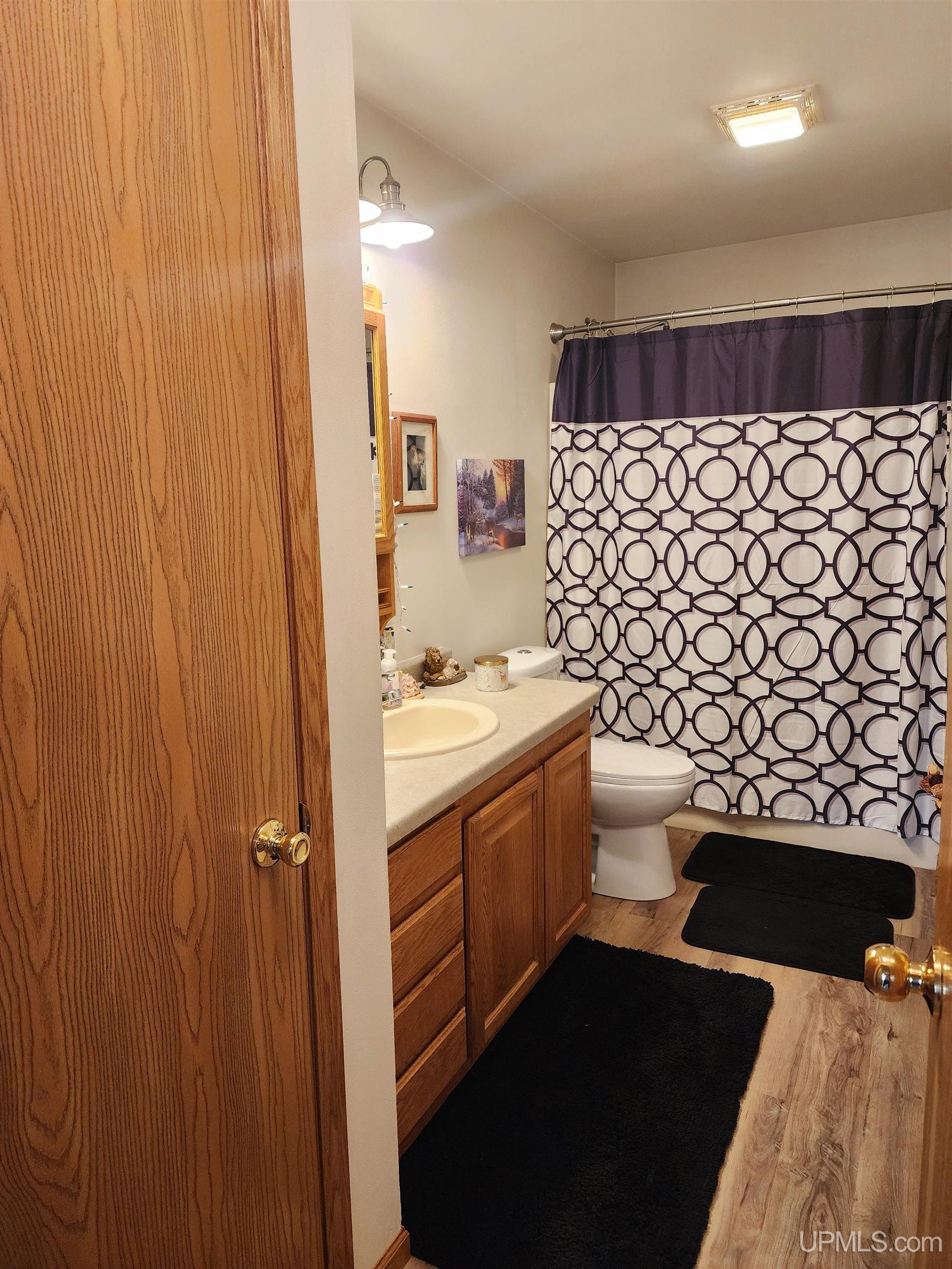 611 Oaklawn Drive Property Photo 34