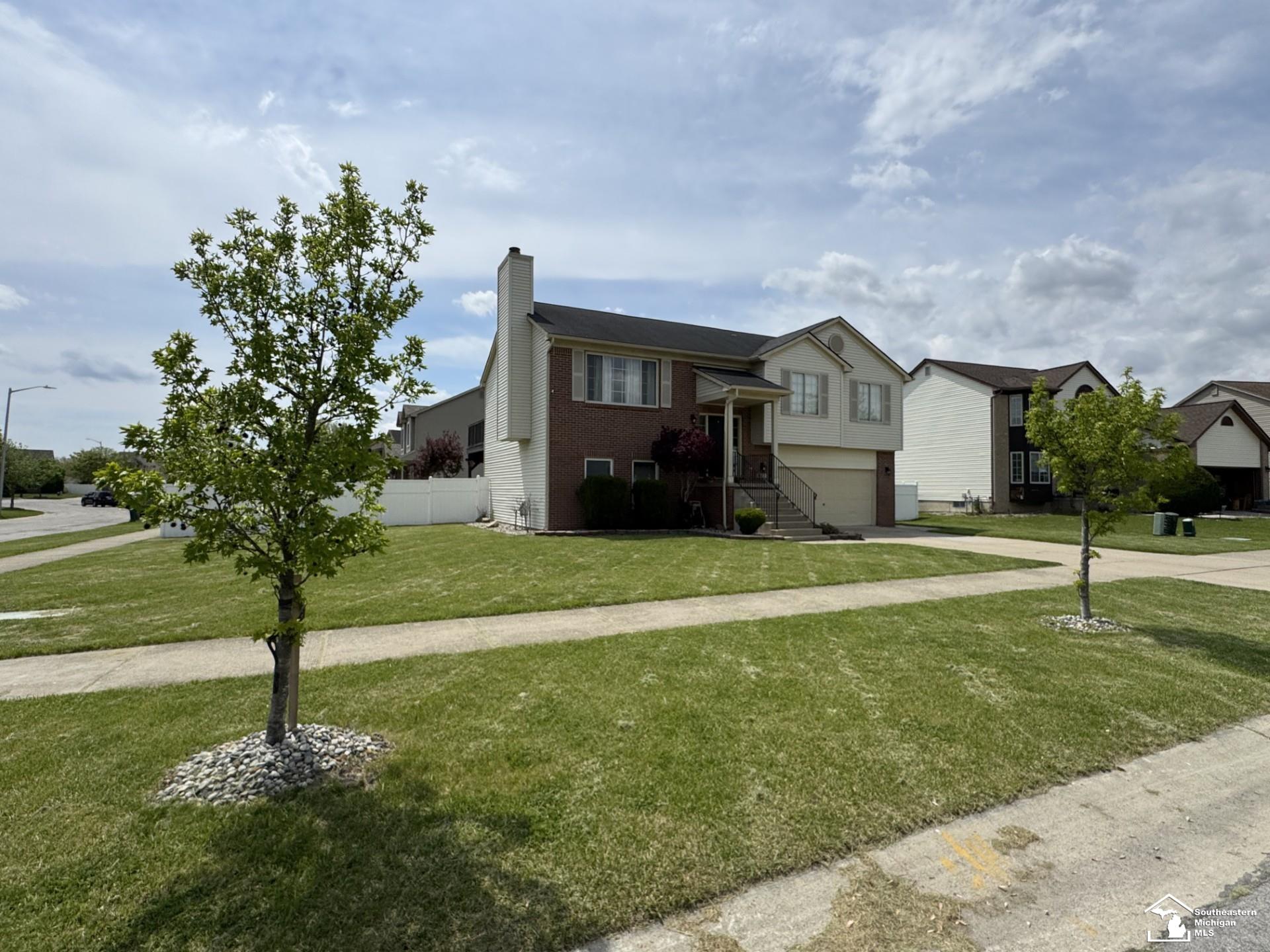 197 DUNDEE RIDGE Drive