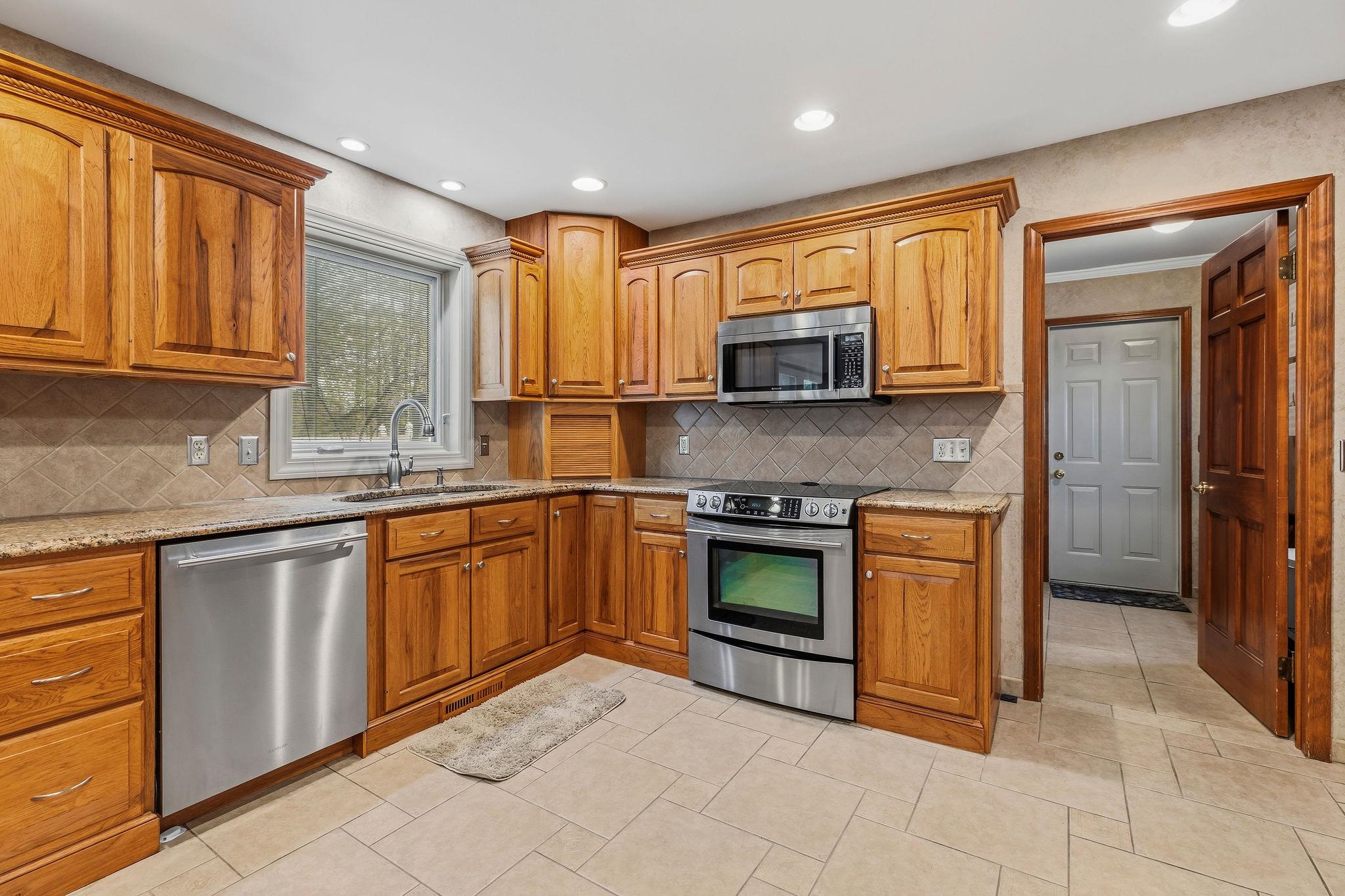 3810 E Hamlet Drive Property Photo 16