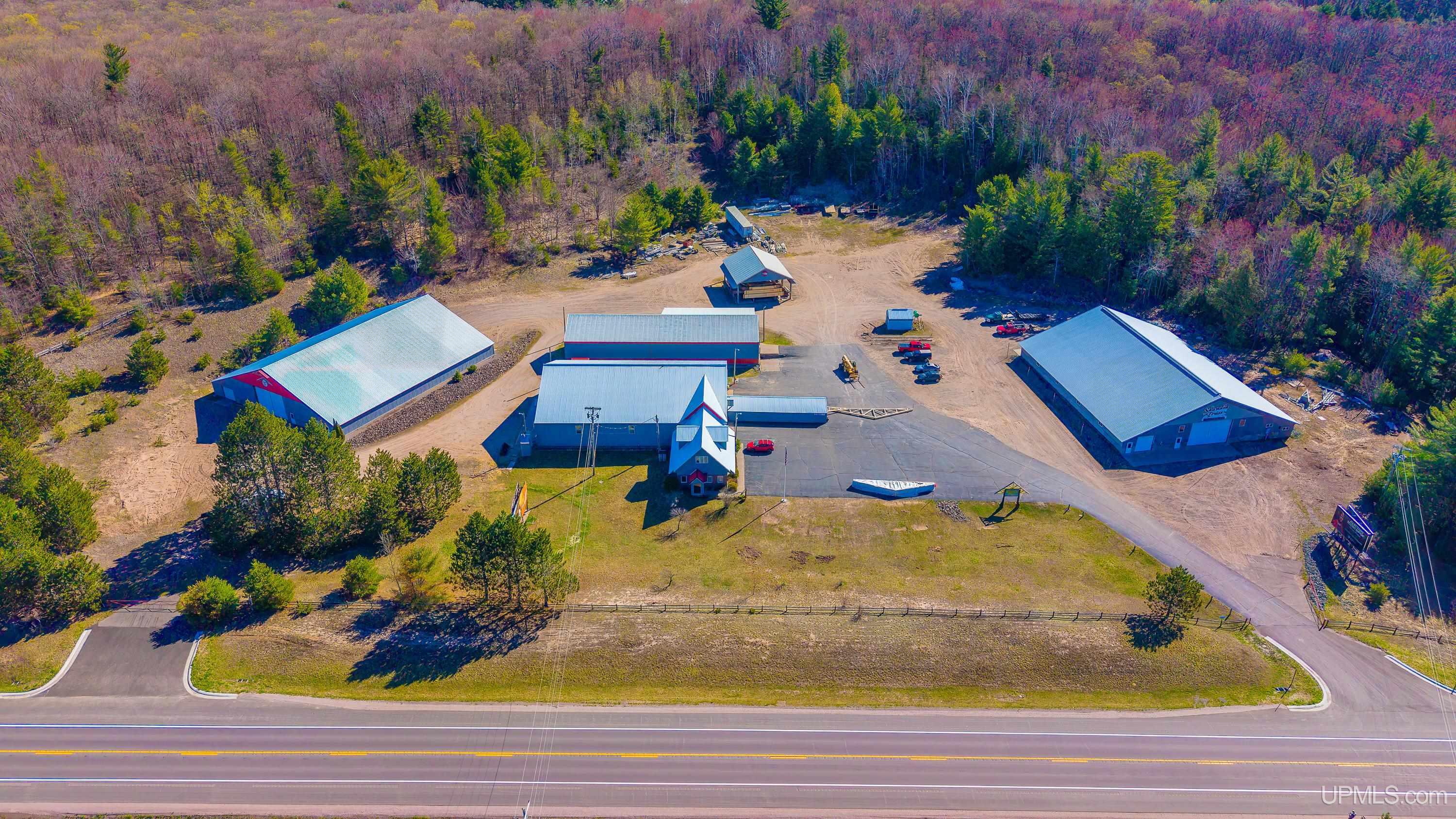 9465 S Us-41 Highway Property Photo 1