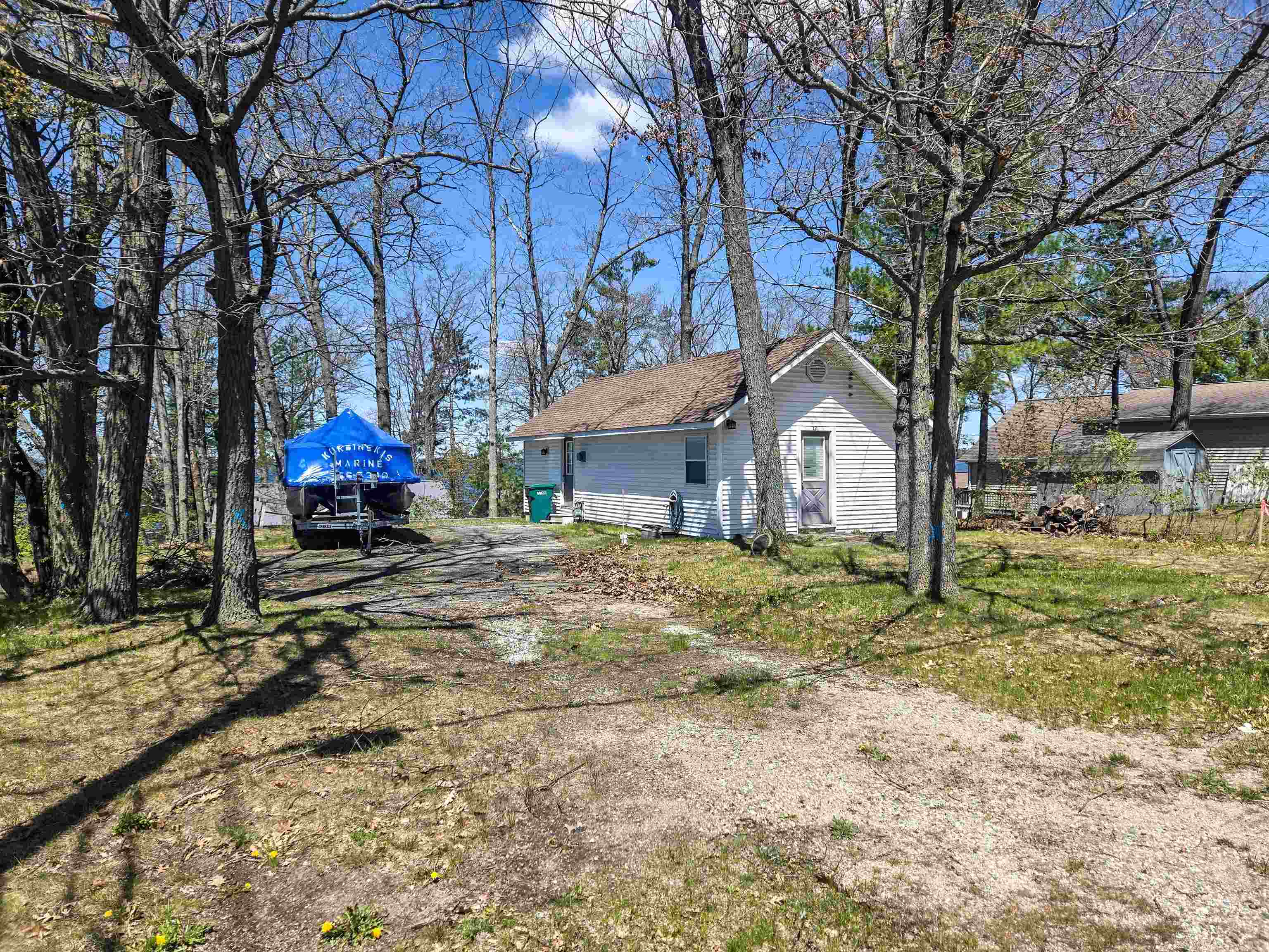 121 E Houghton Lake Drive Property Photo 3