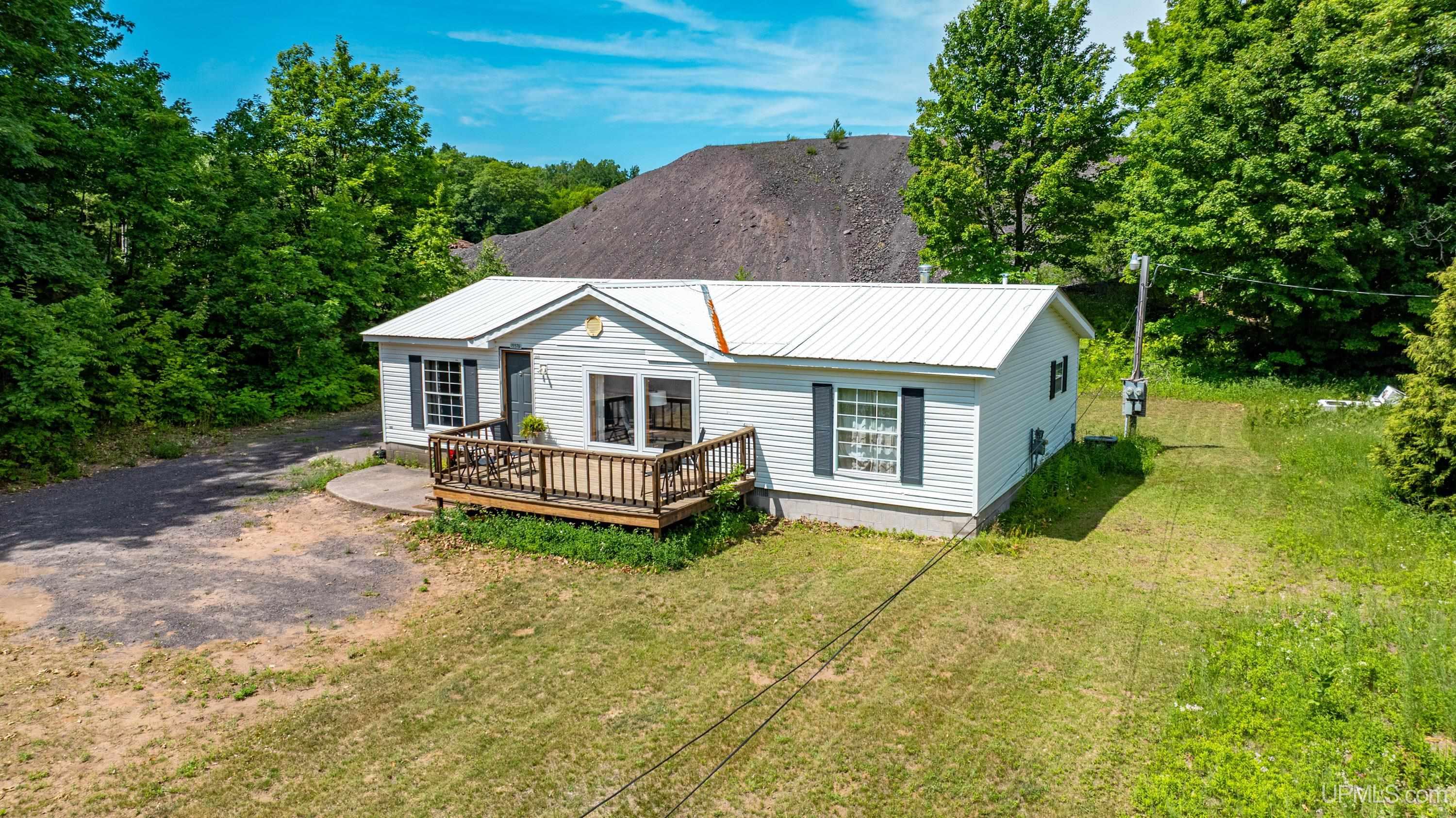15576 2nd Street Property Photo 1