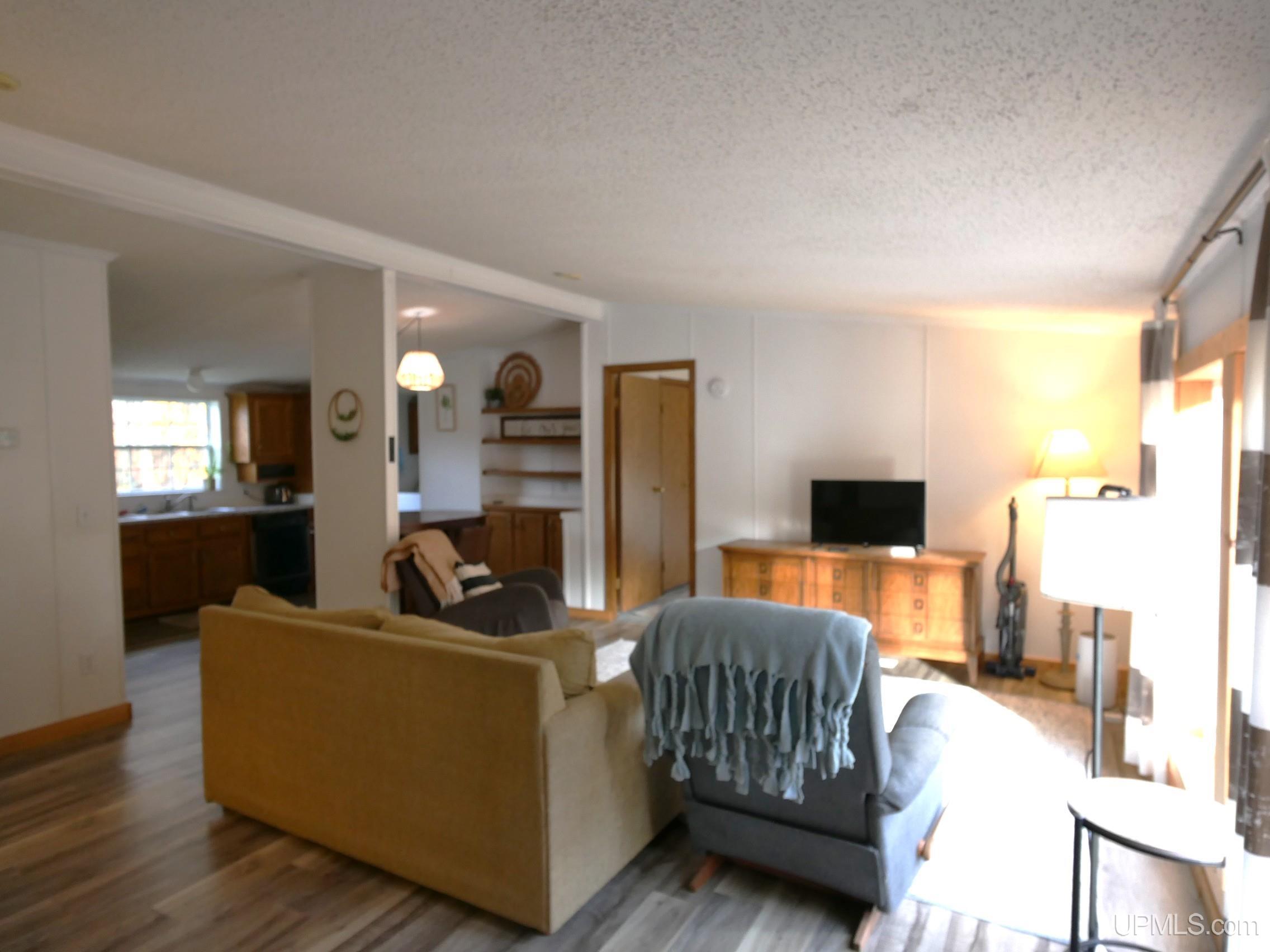 15576 2nd Street Property Photo 6