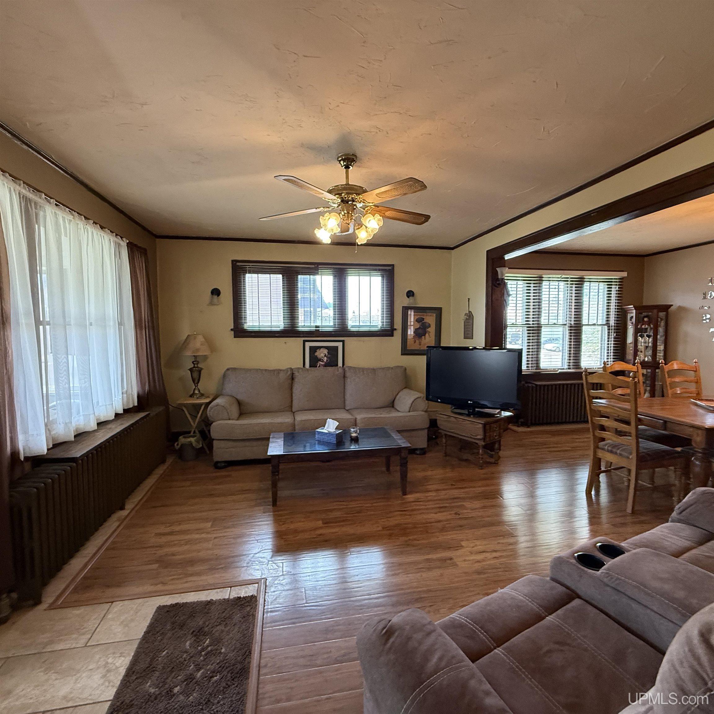 106 Iron Street Property Photo 2