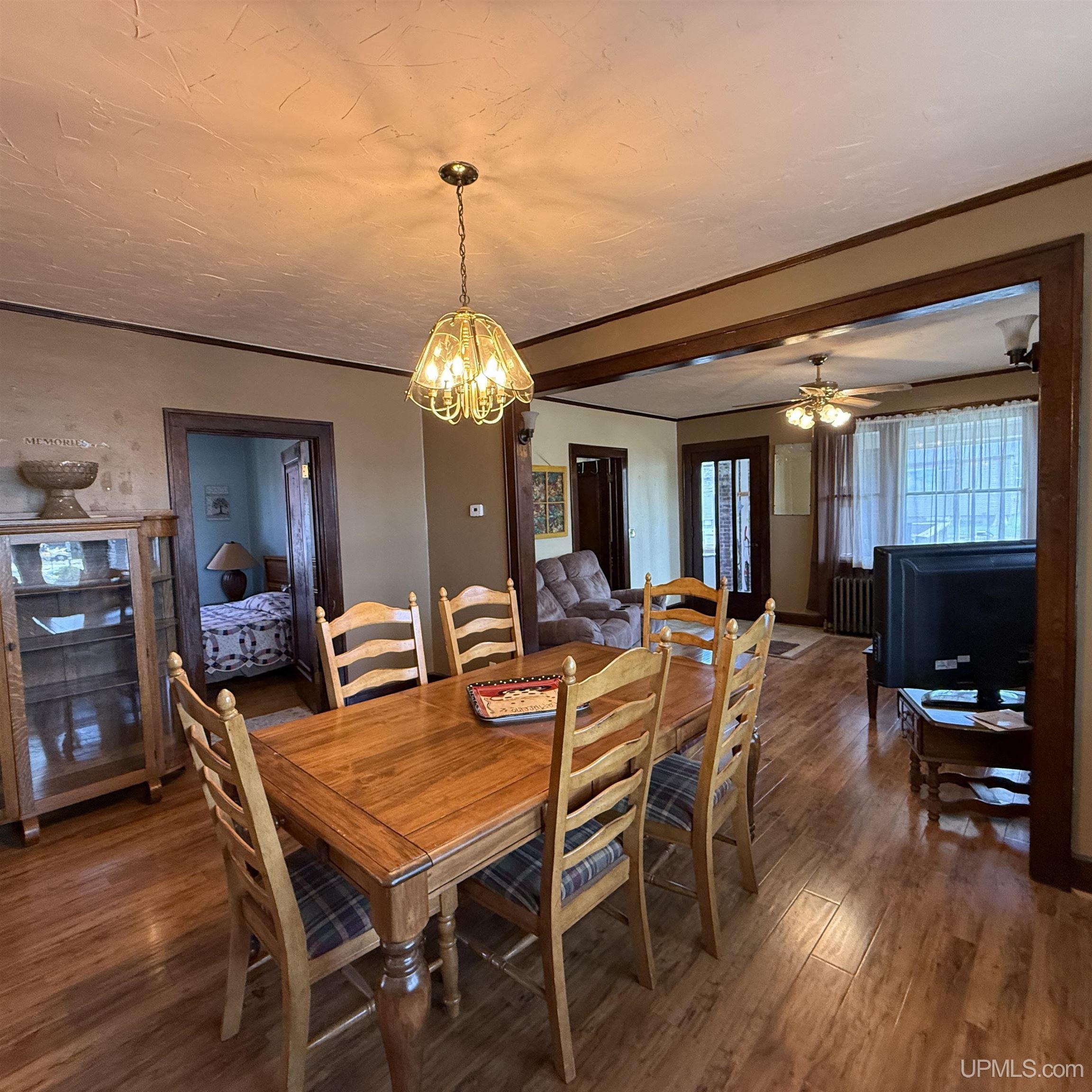 106 Iron Street Property Photo 3