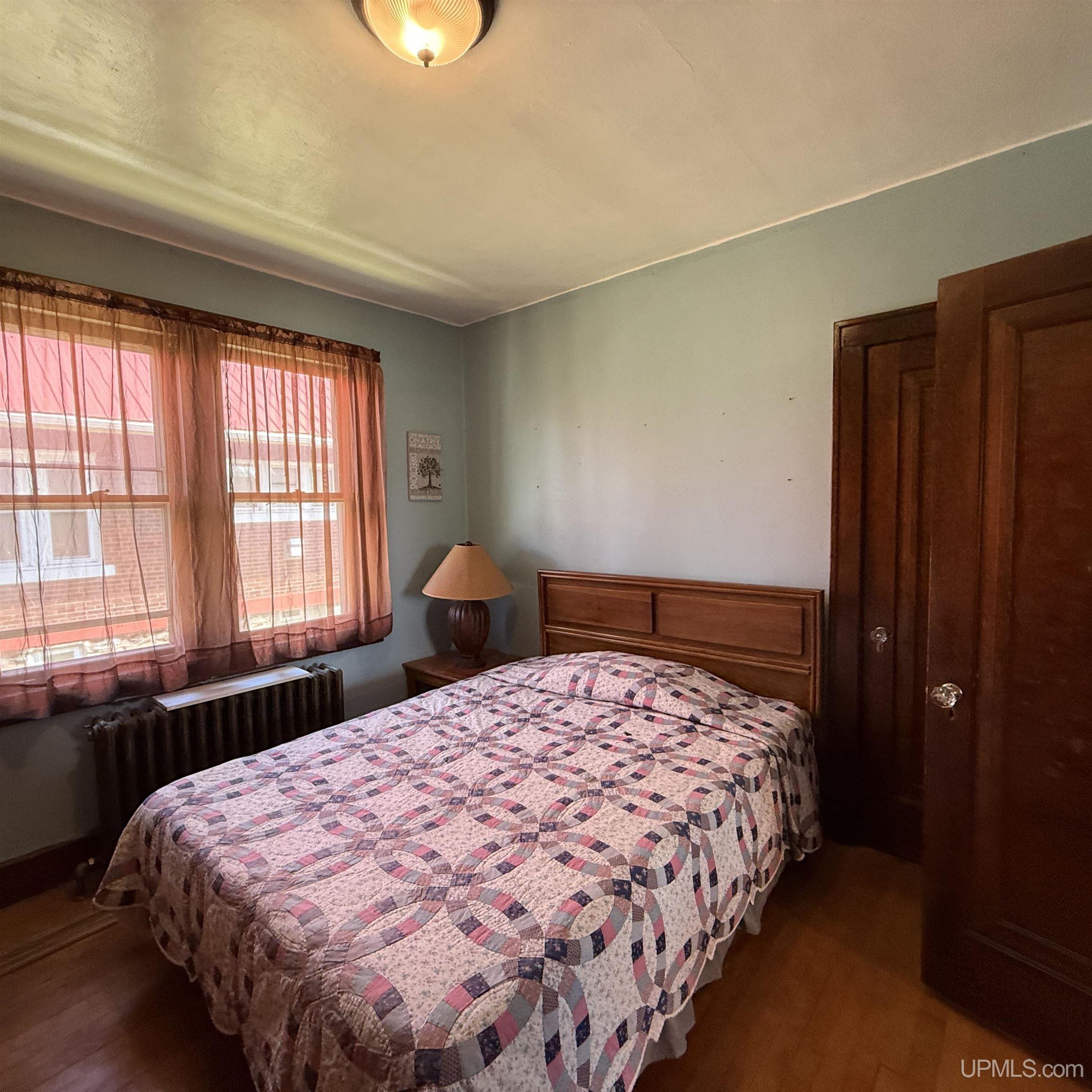 106 Iron Street Property Photo 6
