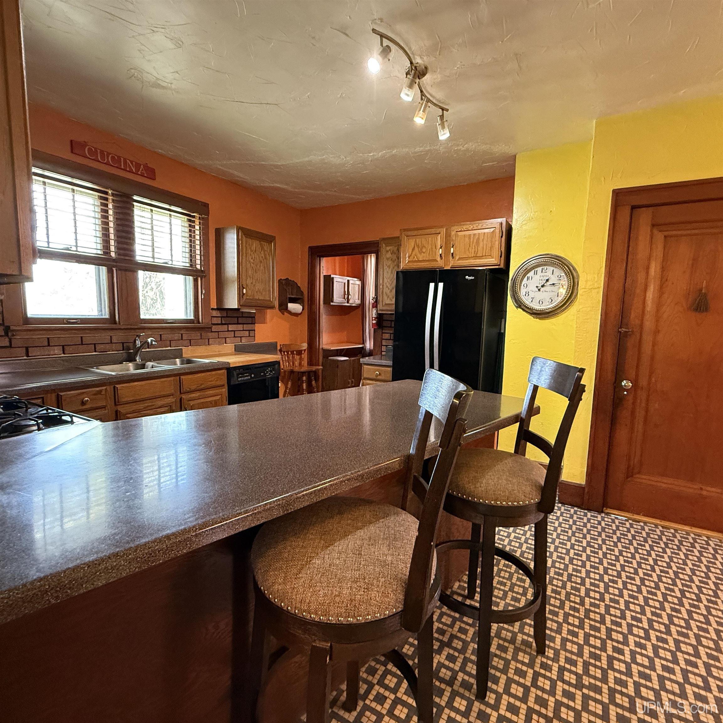 106 Iron Street Property Photo 16