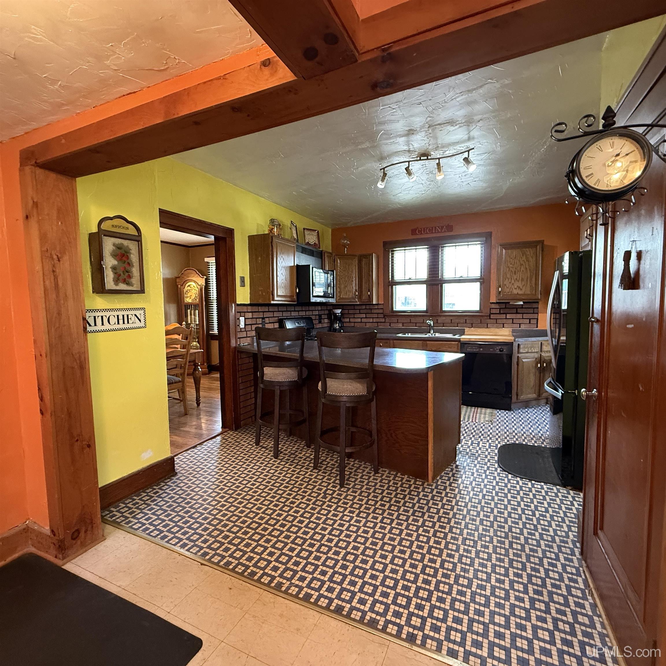 106 Iron Street Property Photo 17