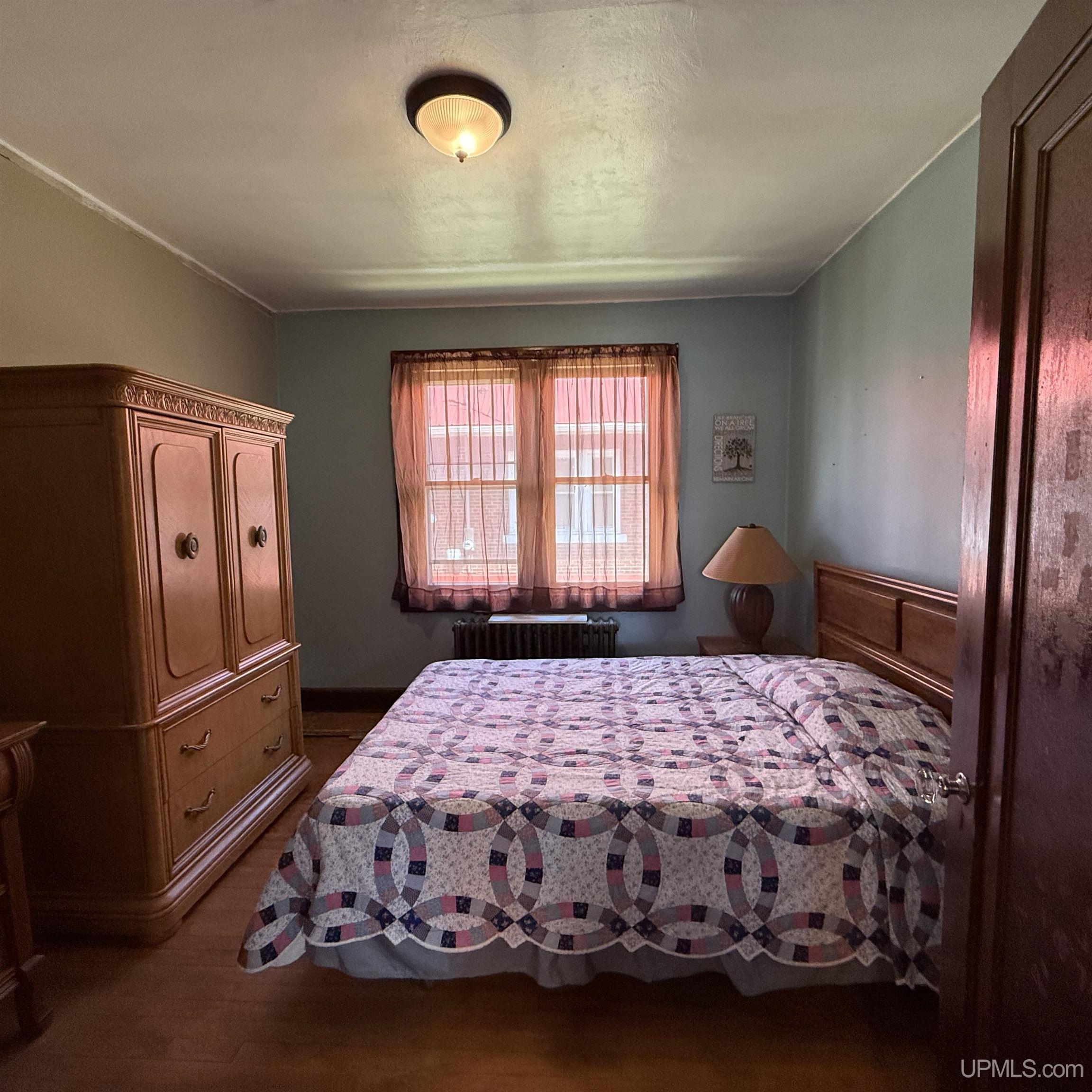 106 Iron Street Property Photo 22