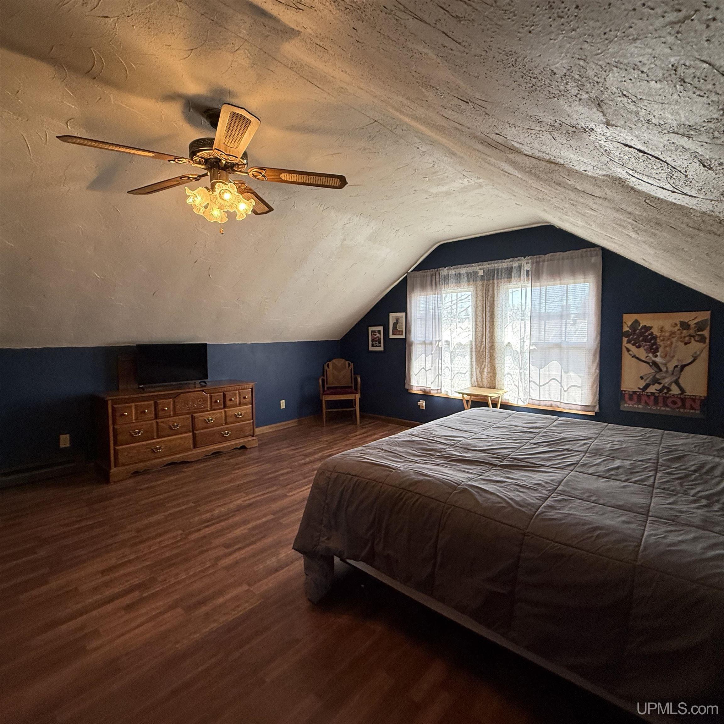 106 Iron Street Property Photo 26