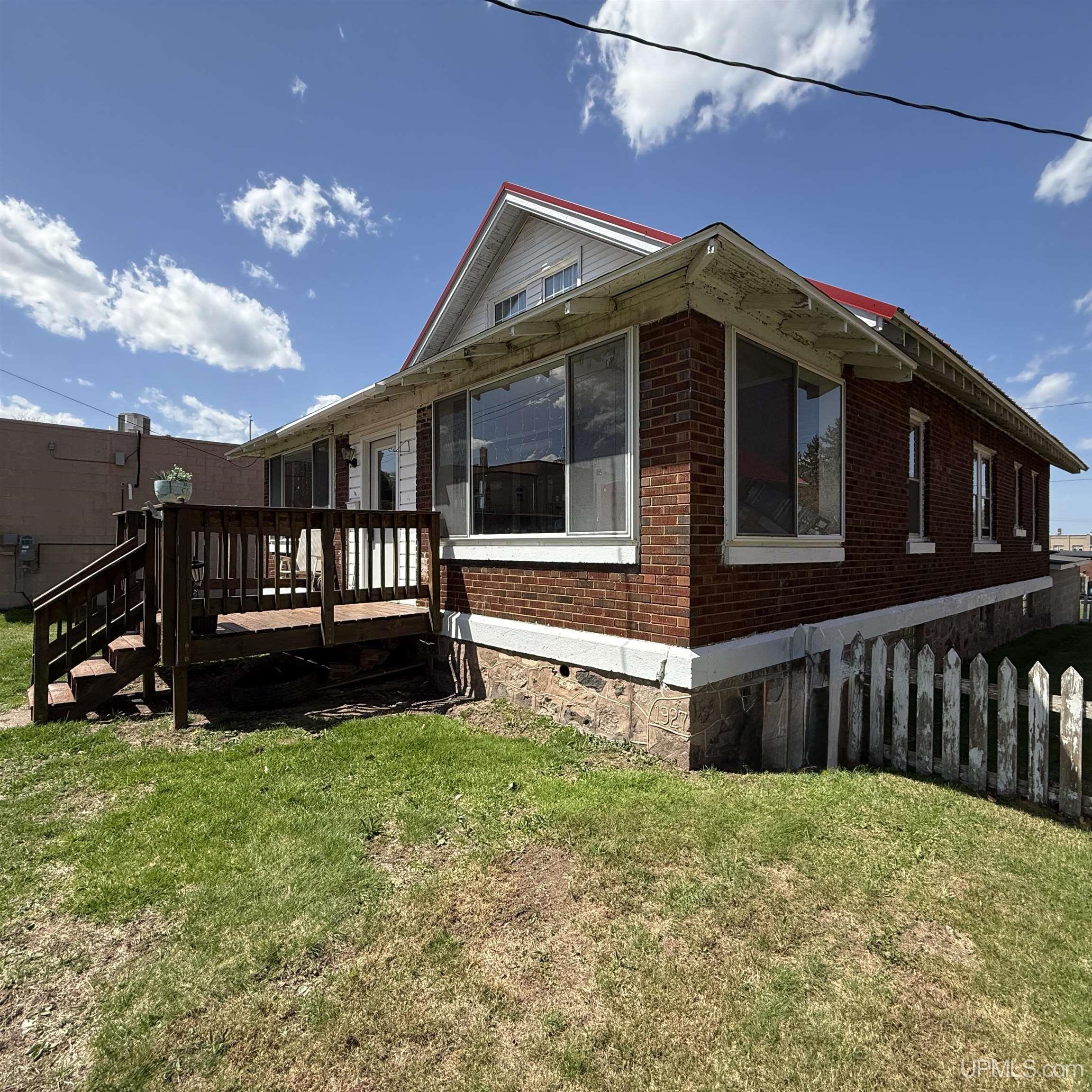 106 Iron Street Property Photo 39