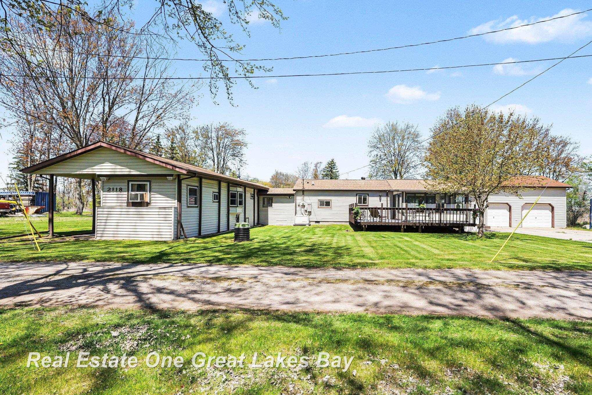 2118 Lakeview Street Property Photo 2