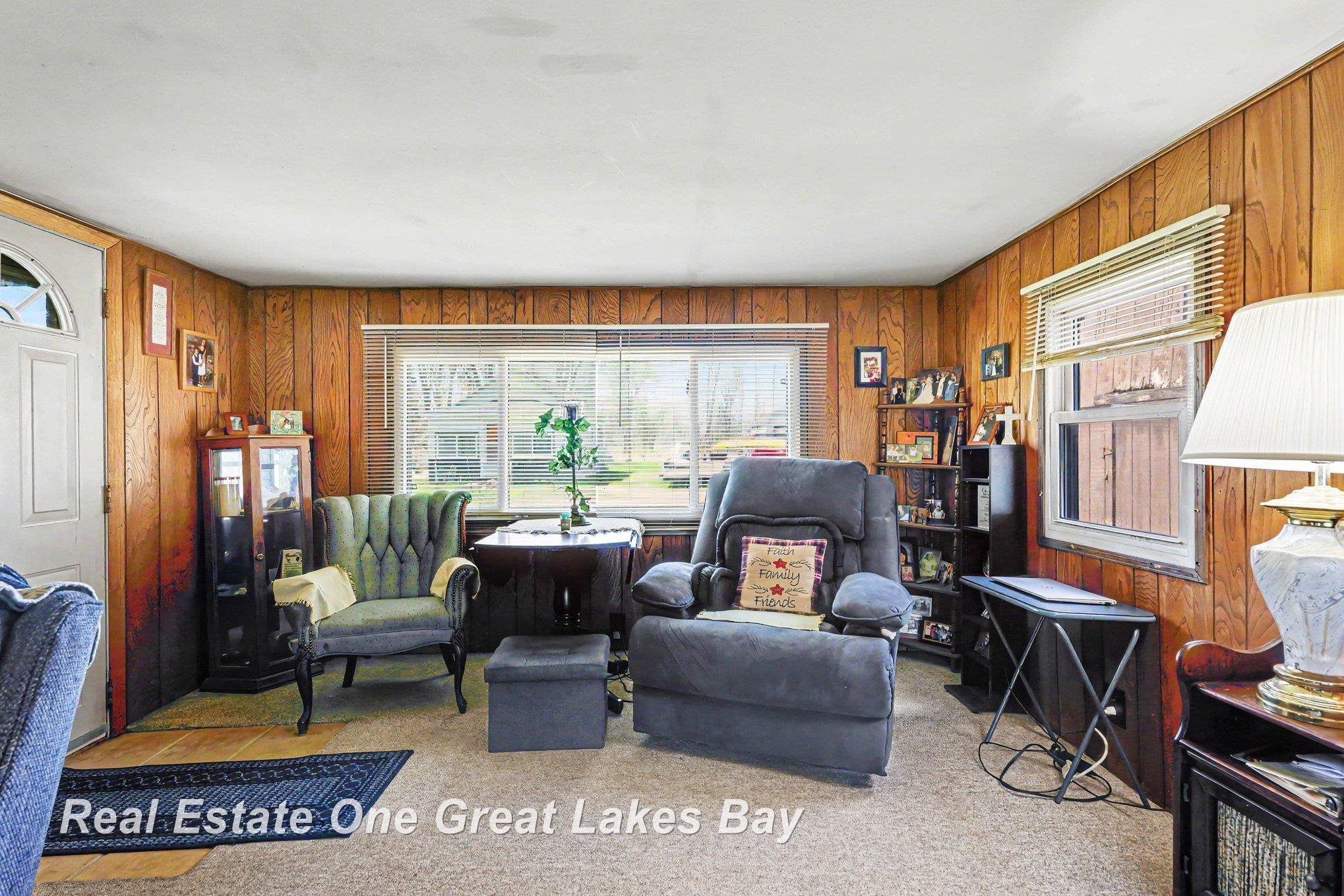 2118 Lakeview Street Property Photo 10