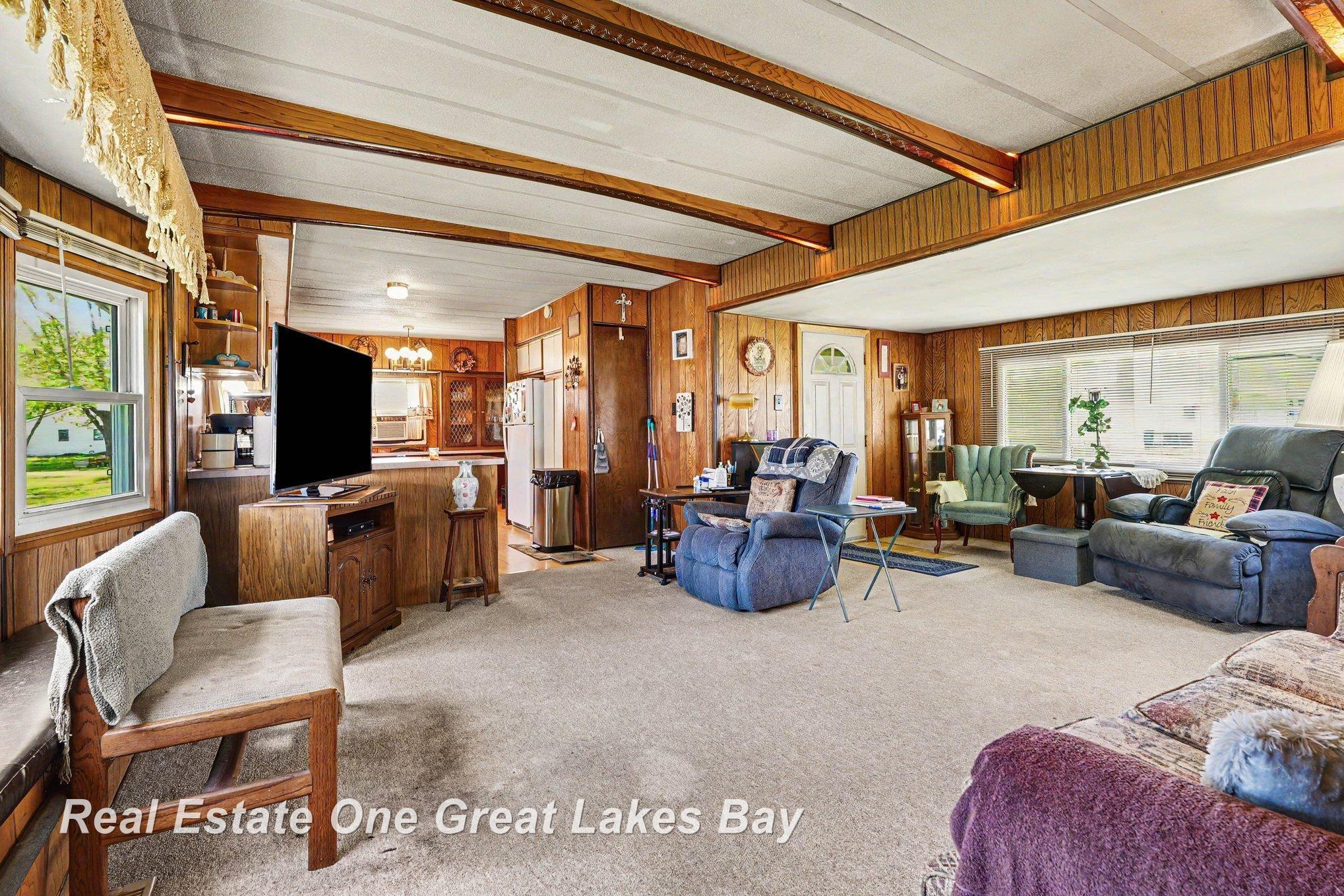 2118 Lakeview Street Property Photo 11