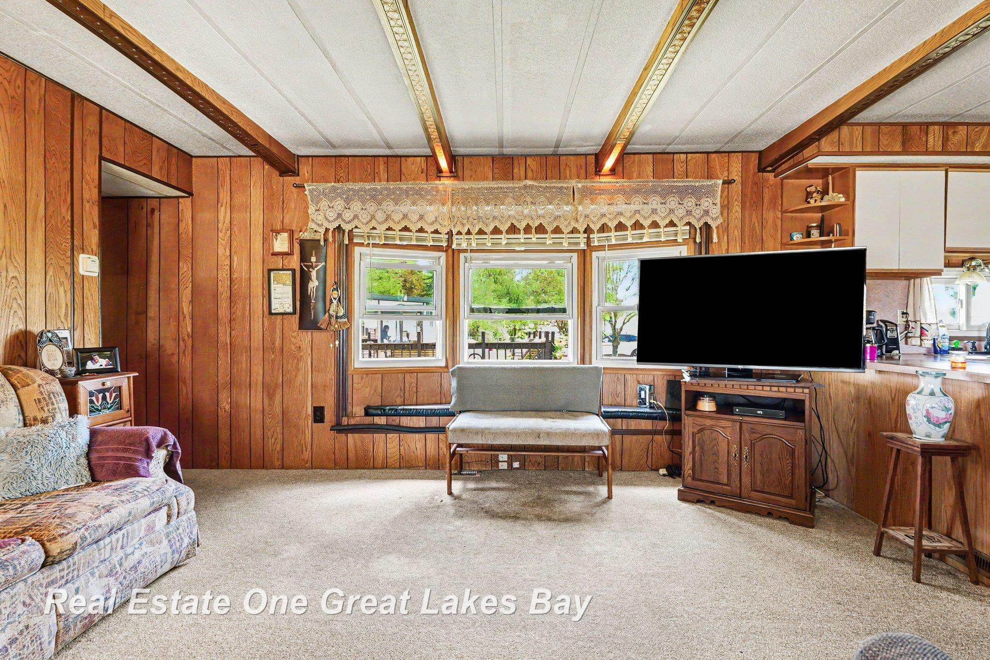 2118 Lakeview Street Property Photo 12