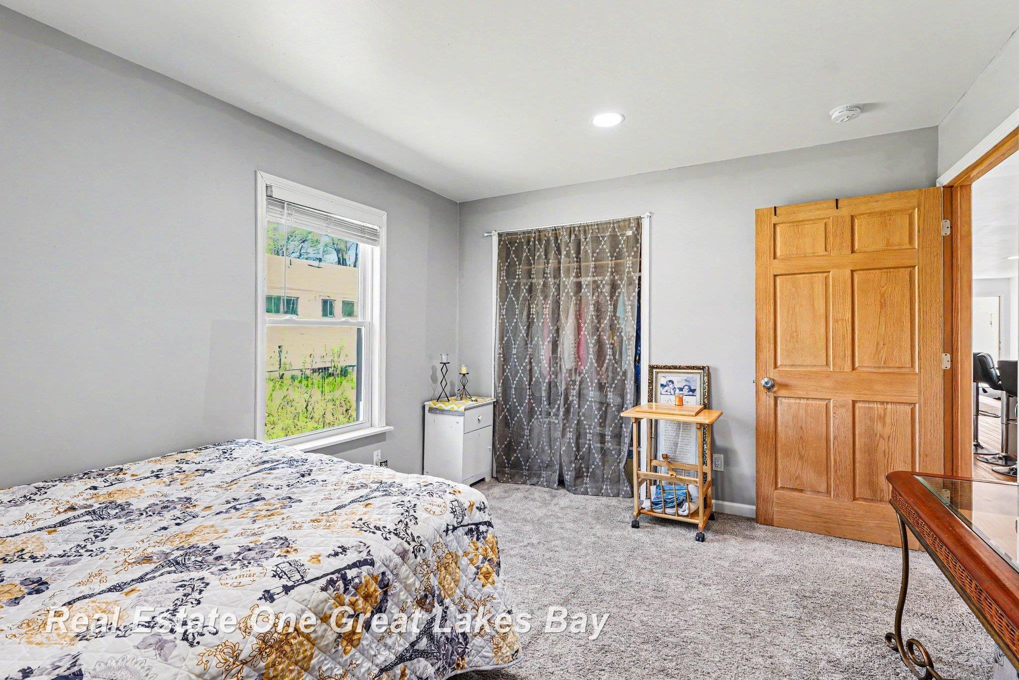 2118 Lakeview Street Property Photo 19