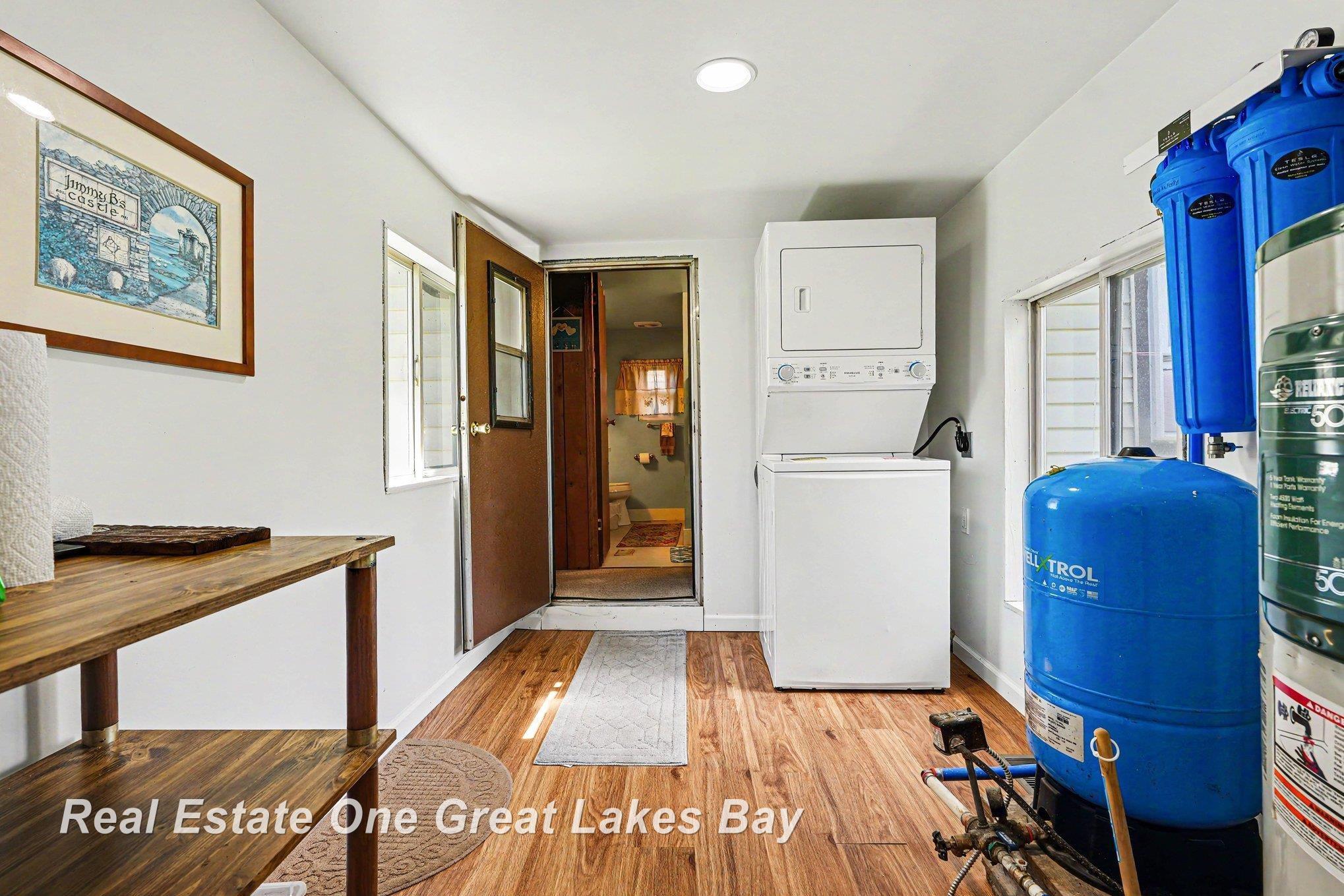 2118 Lakeview Street Property Photo 24