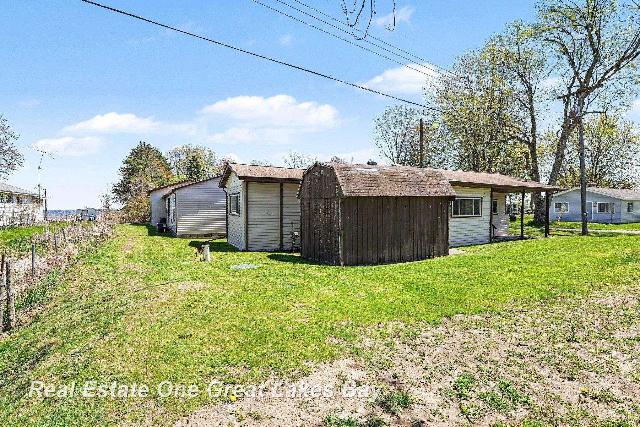 2118 Lakeview Street Property Photo 27