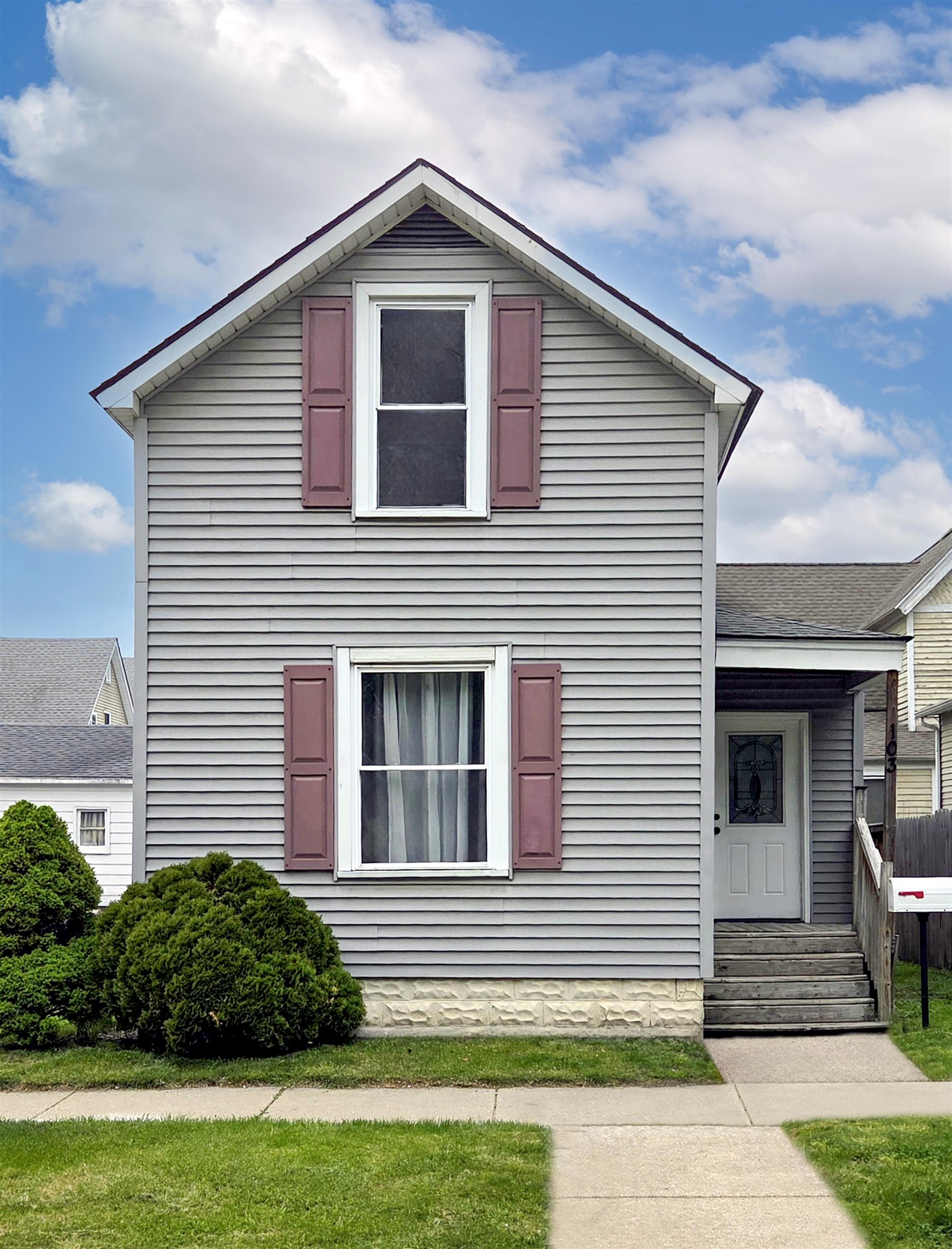 103 E Vermont Street Property Photo 1