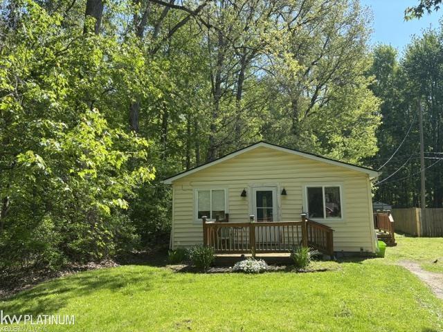 9083 Island Drive Property Photo 1