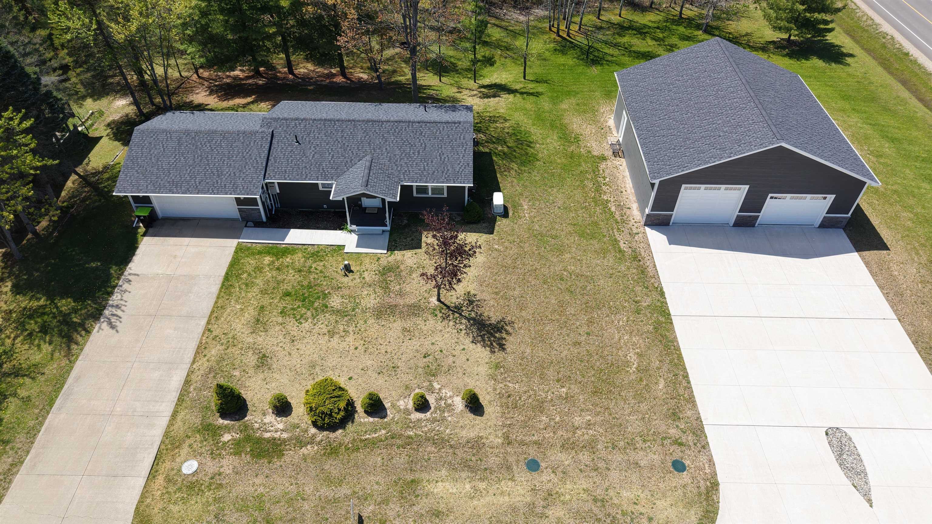1990 Huntington Circle Property Photo 3
