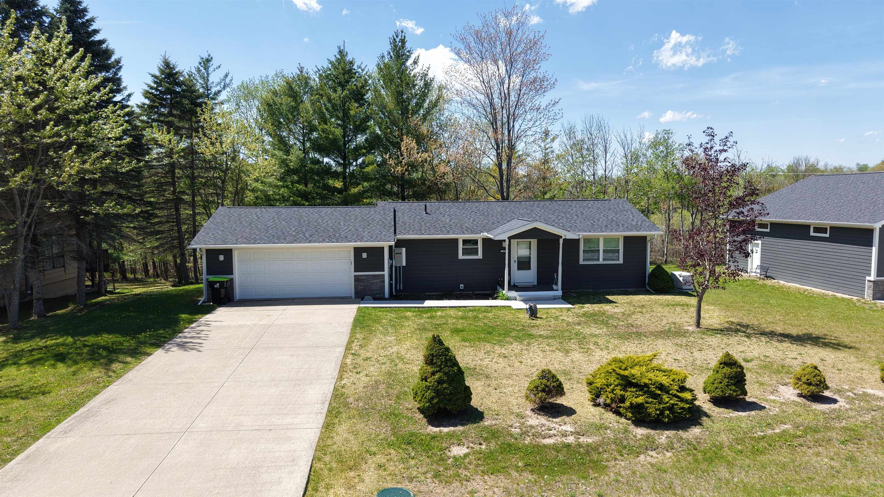 1990 Huntington Circle Property Photo 8