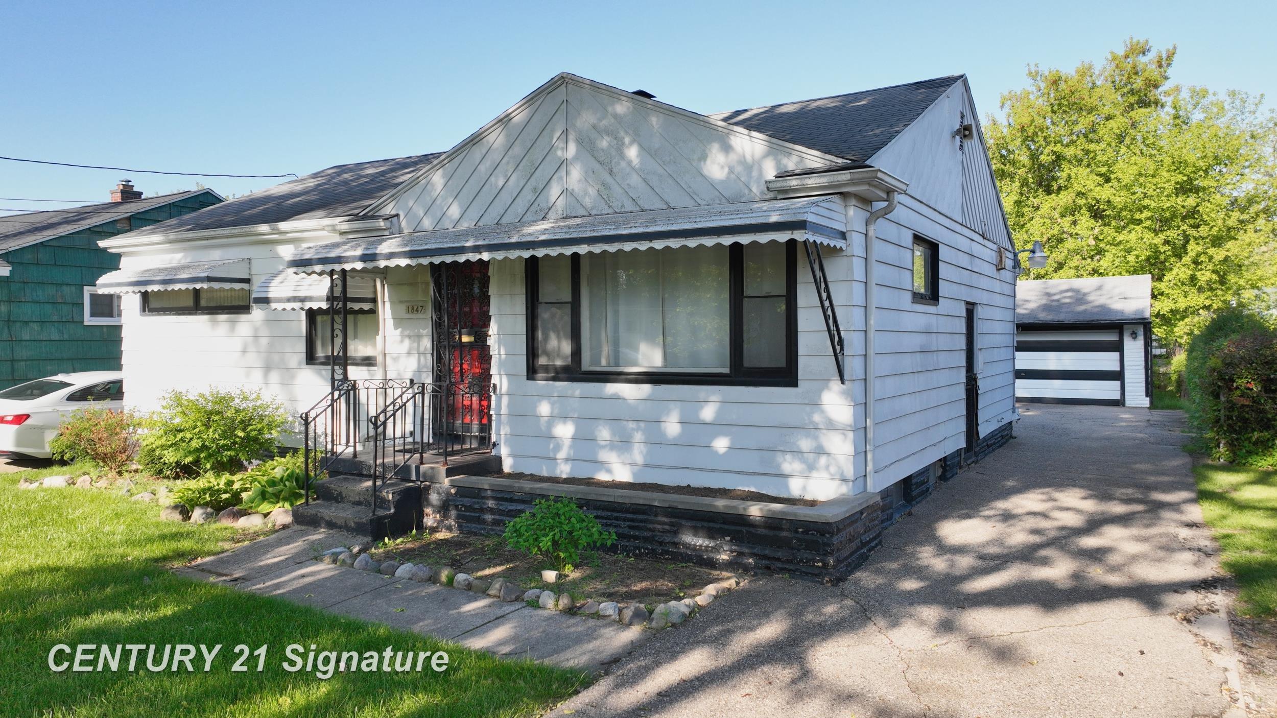 1847 Barks Street Property Photo 1