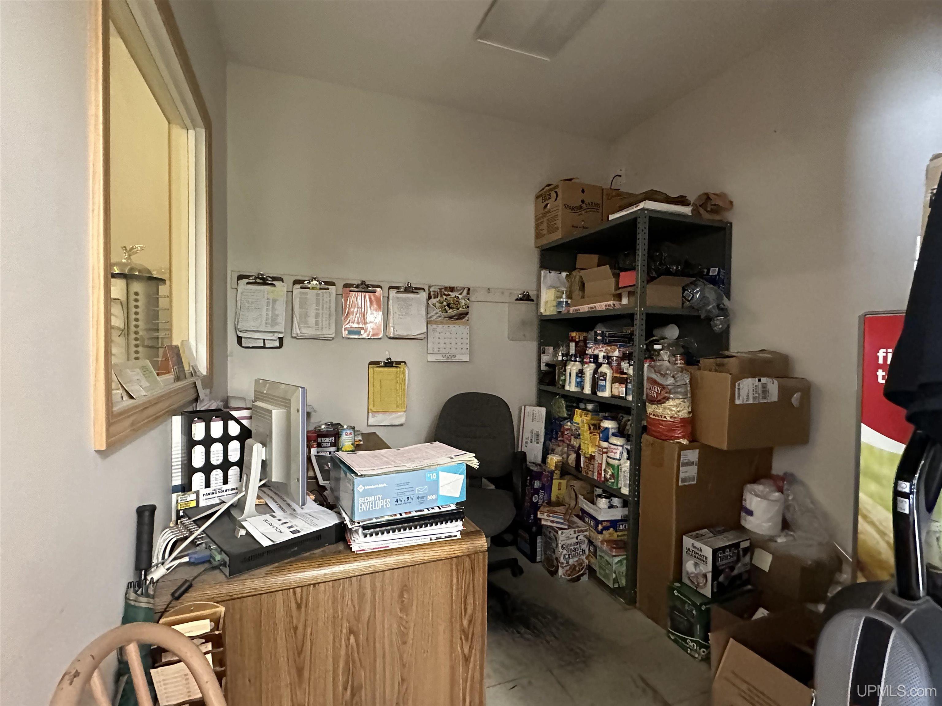 2821 S Hill Road Property Photo 8