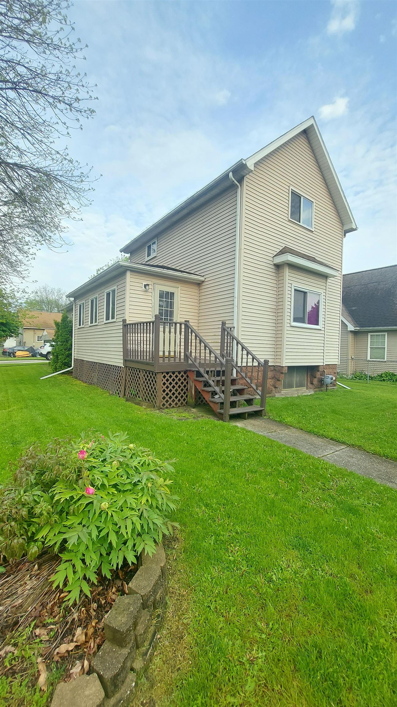 401 Stanton Street Property Photo 2