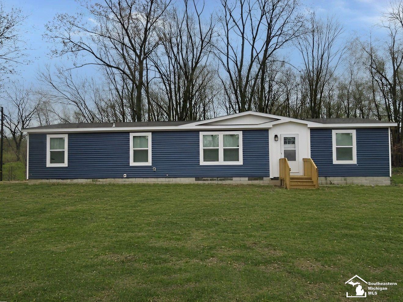8575 N Rollin Hwy Highway Property Photo 1