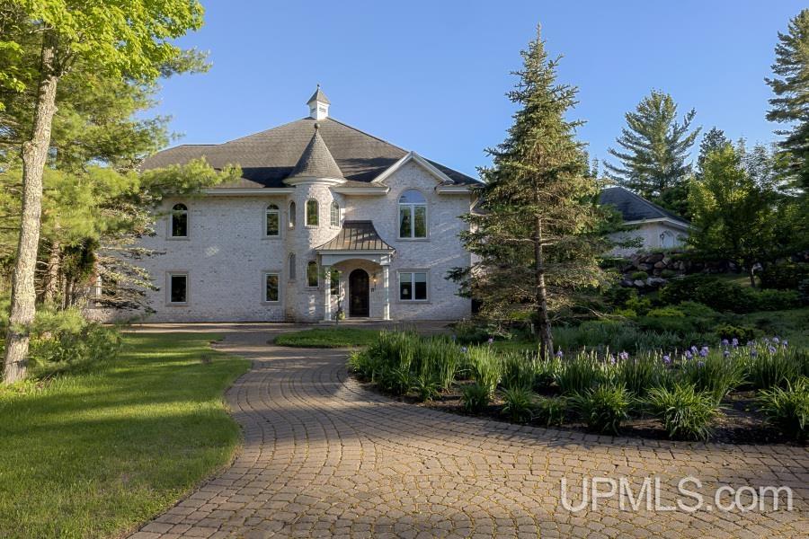 275 Forest Hills Drive Property Photo 3