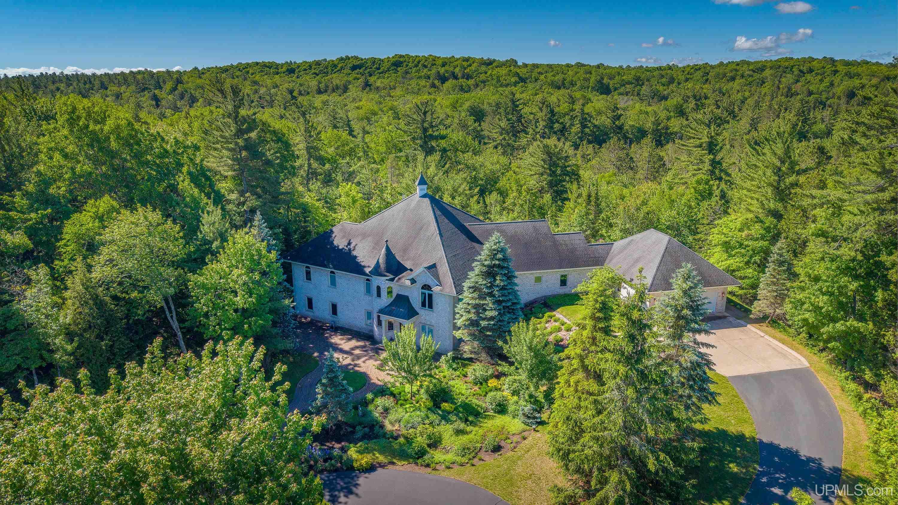 275 Forest Hills Drive Property Photo 4