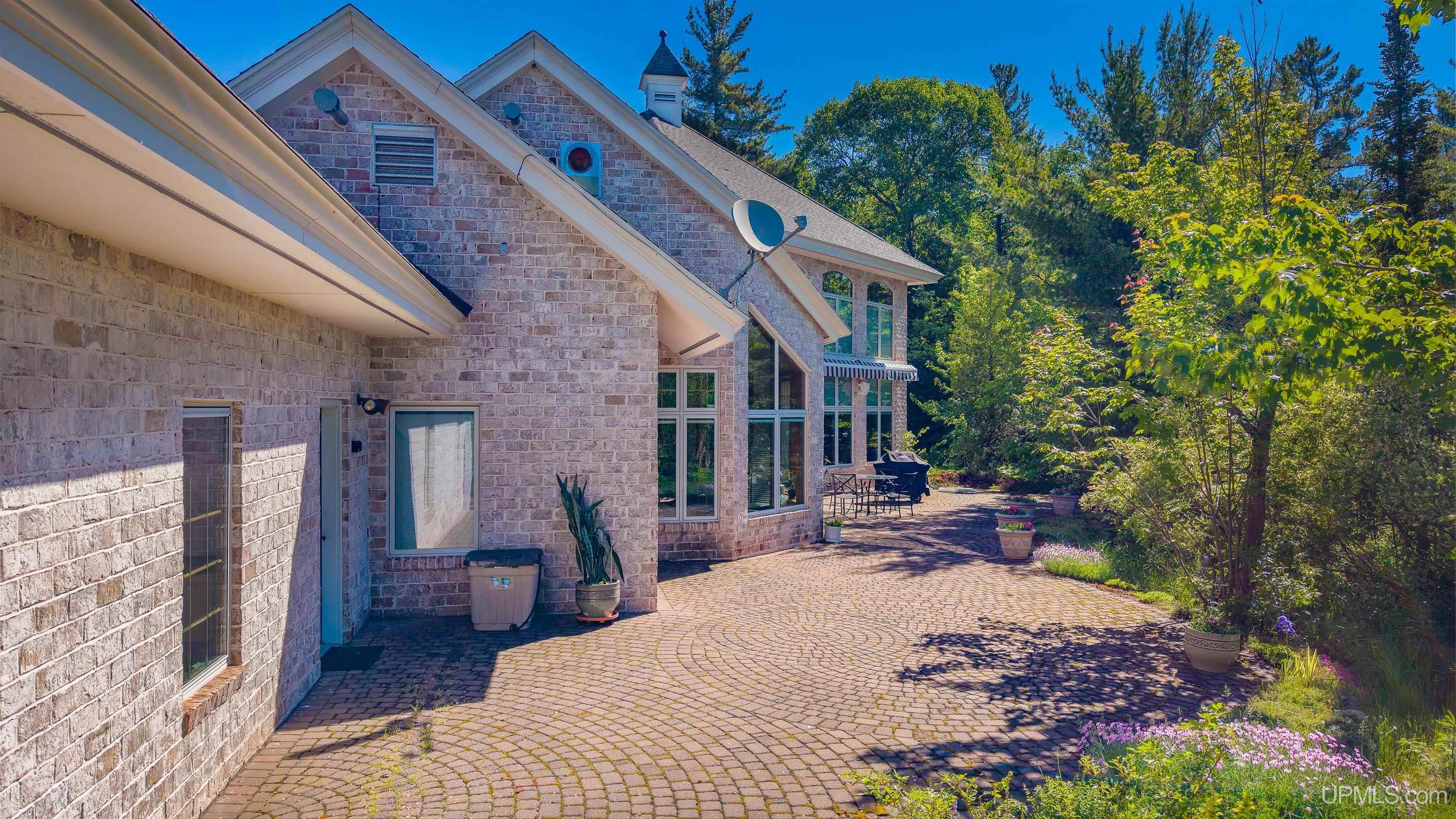 275 Forest Hills Drive Property Photo 8