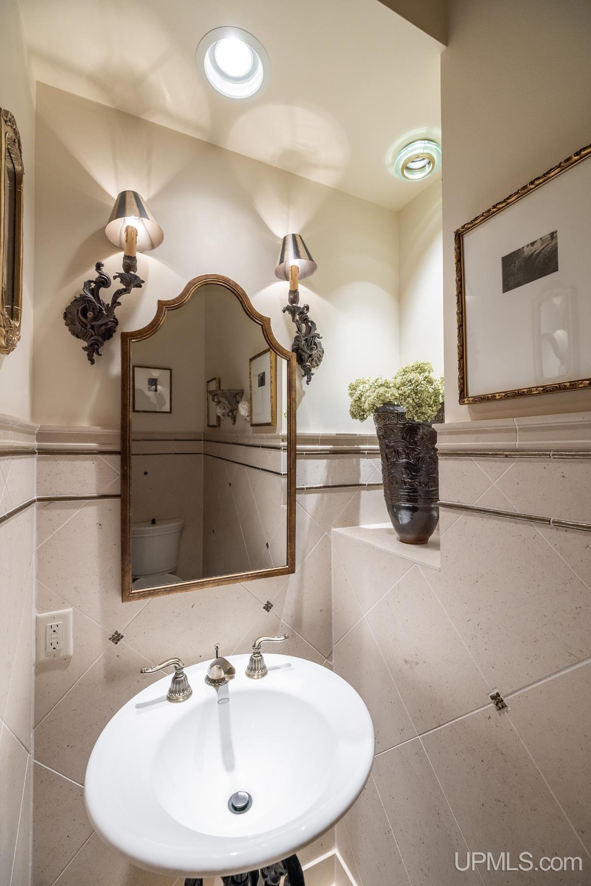 275 Forest Hills Drive Property Photo 40