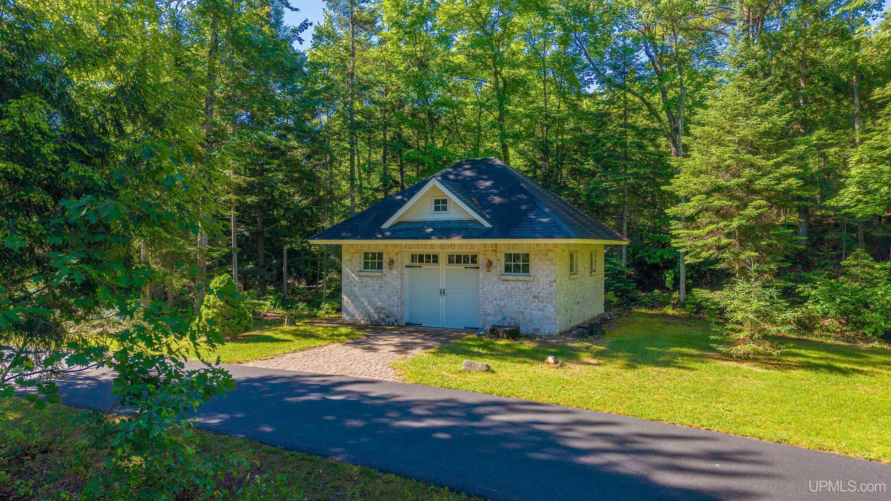 275 Forest Hills Drive Property Photo 63