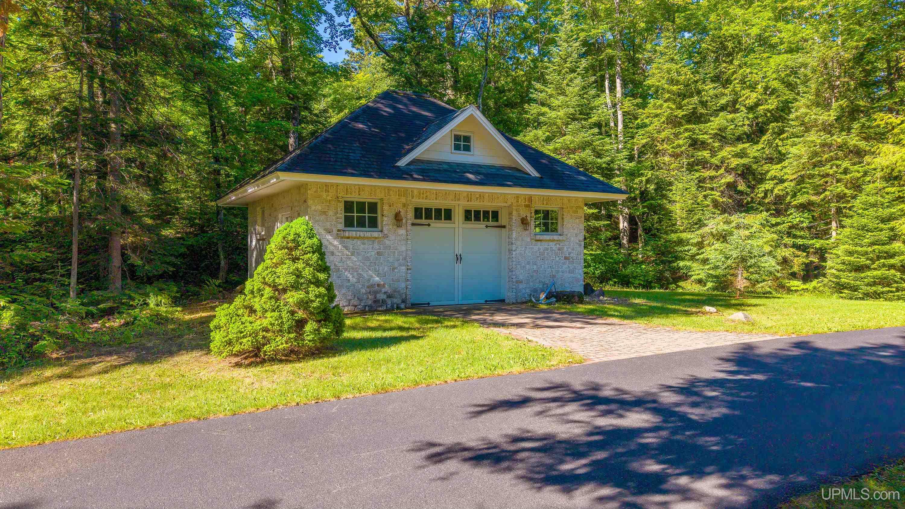 275 Forest Hills Drive Property Photo 64