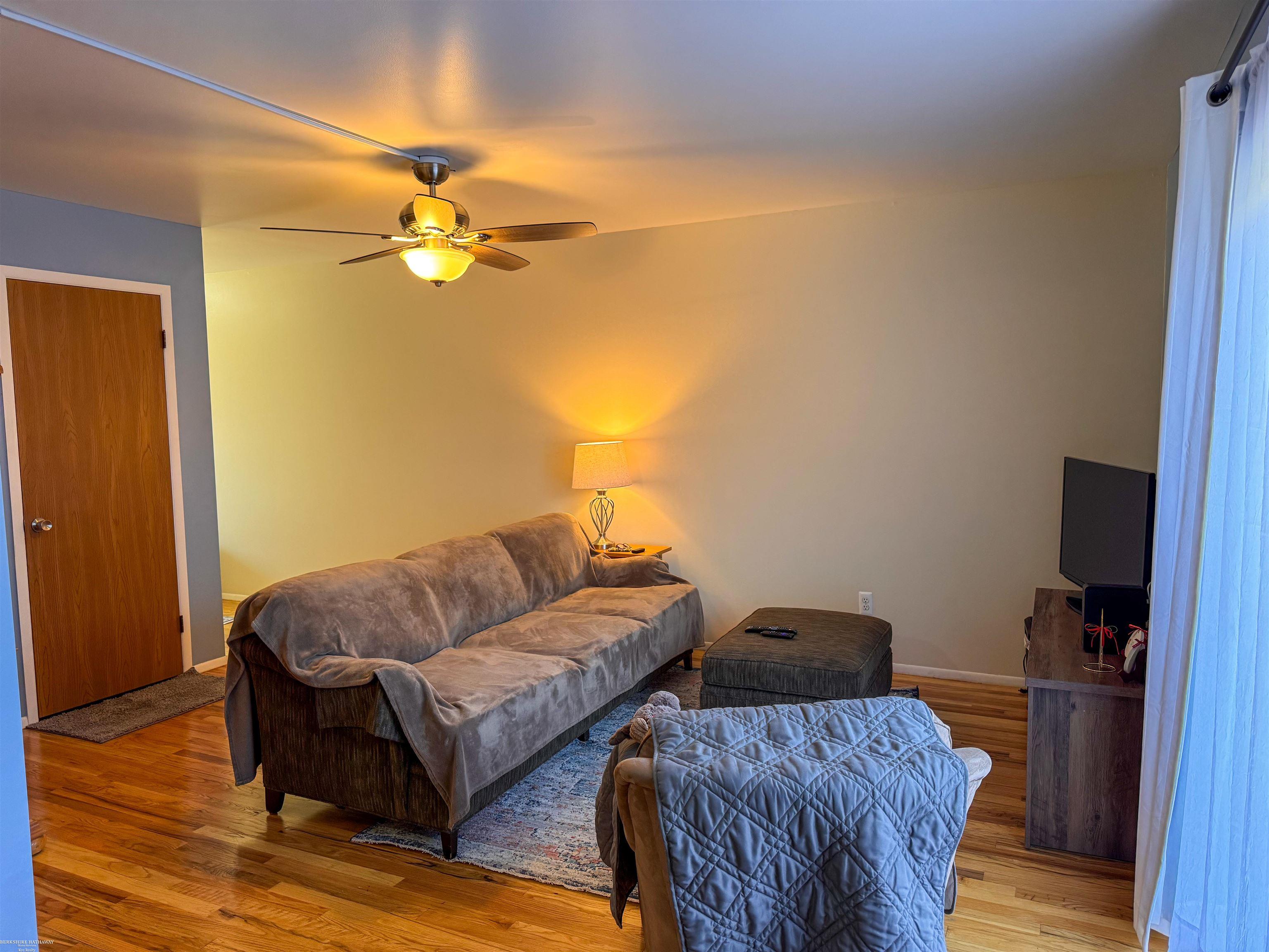 8751 Sterling Street Property Photo 2