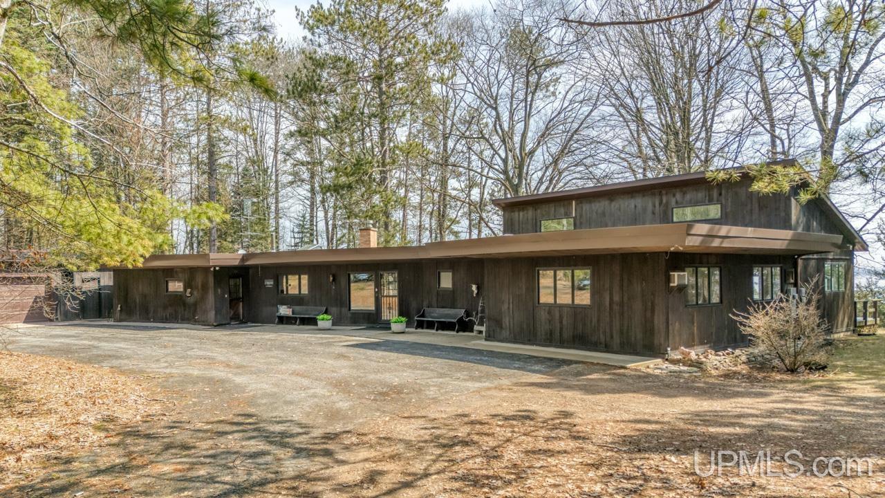 701 & 705 N Bluff Drive Property Photo 1