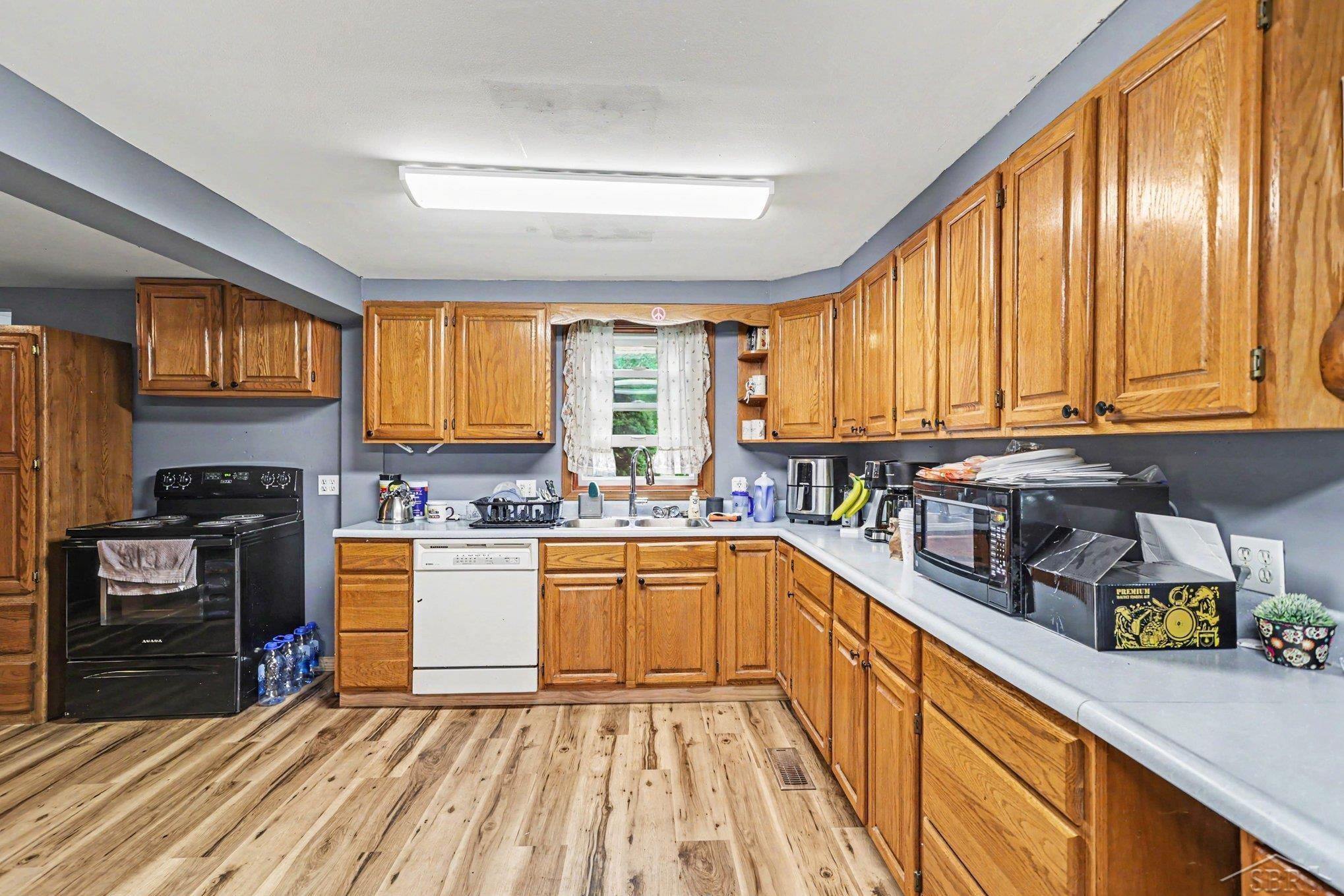 536 Warren Road Property Photo 7