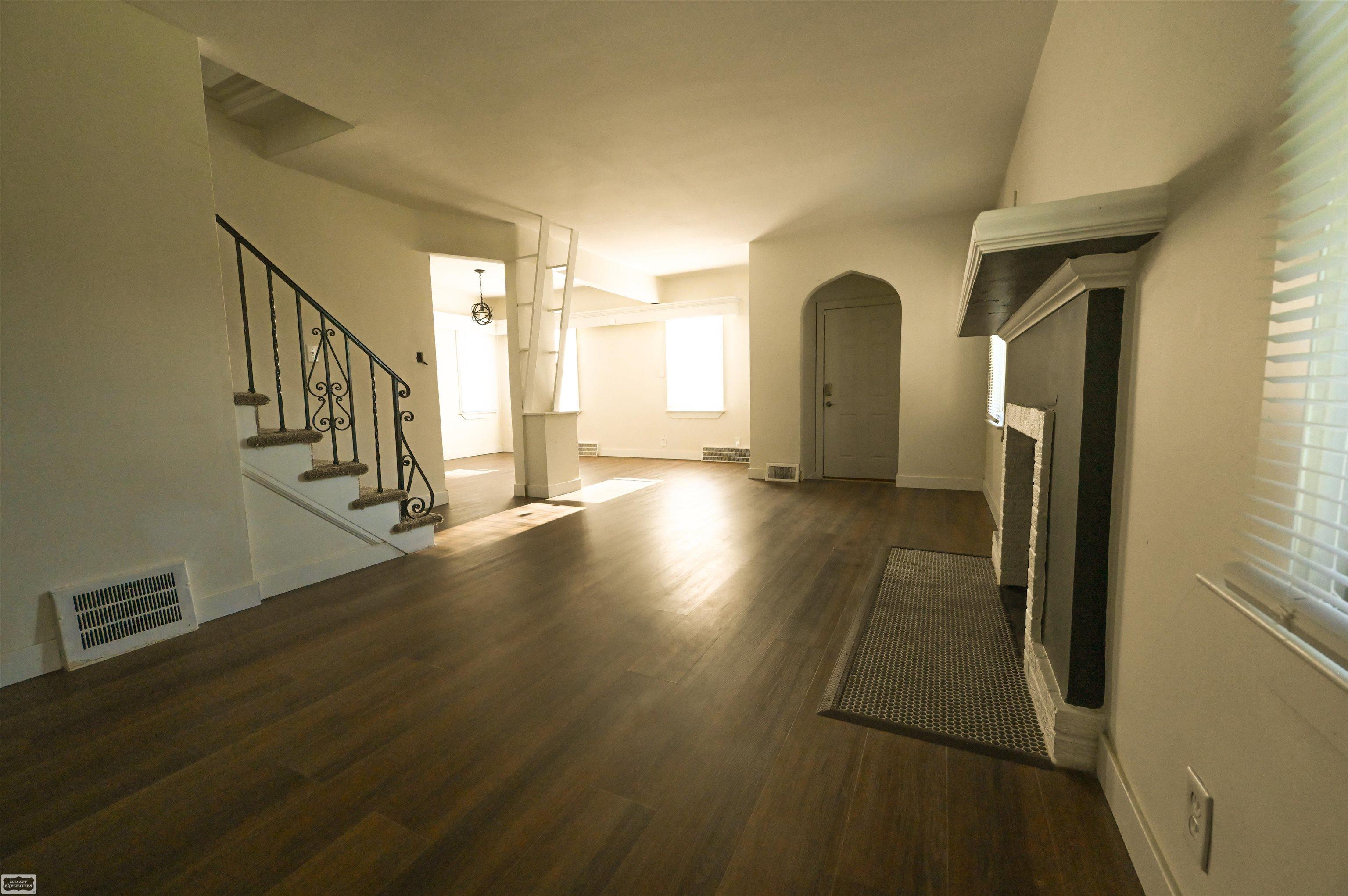 15829 Minock Street Property Photo 3