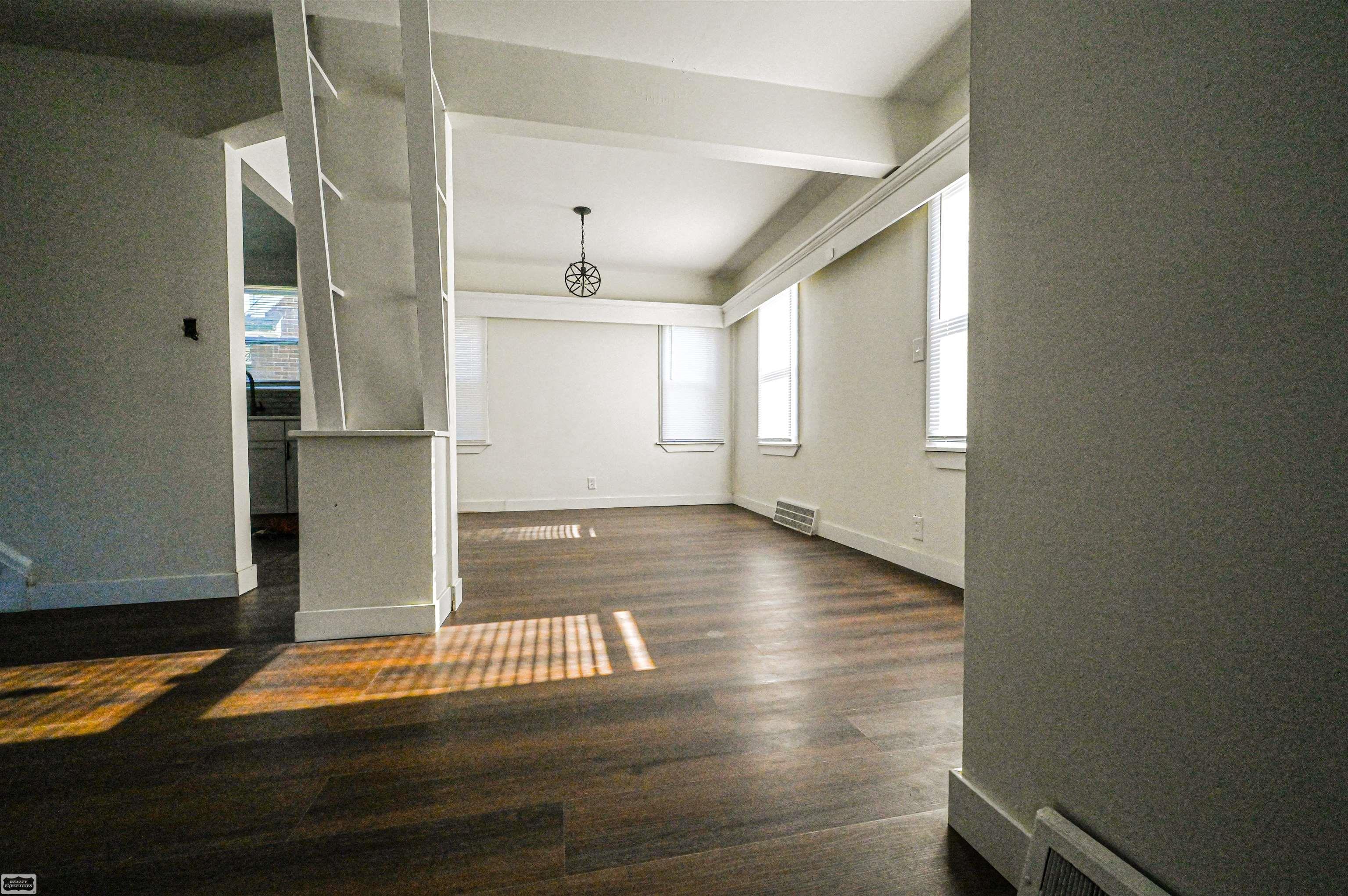 15829 Minock Street Property Photo 4