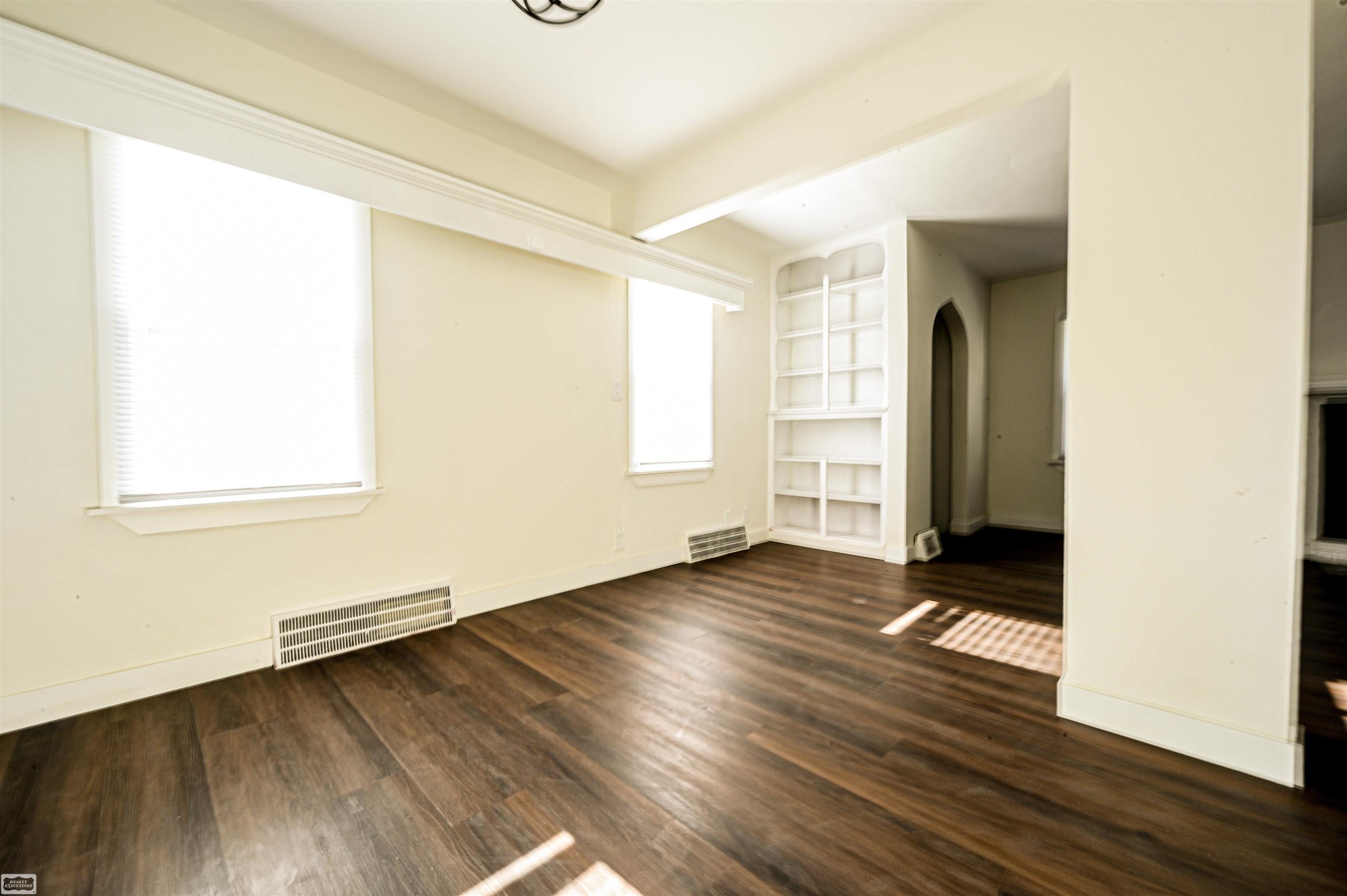 15829 Minock Street Property Photo 6