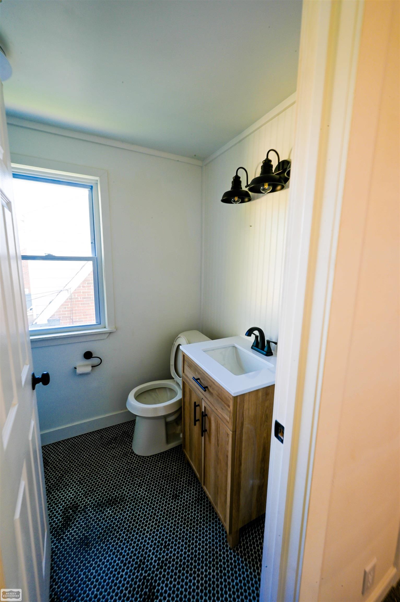 15829 Minock Street Property Photo 9