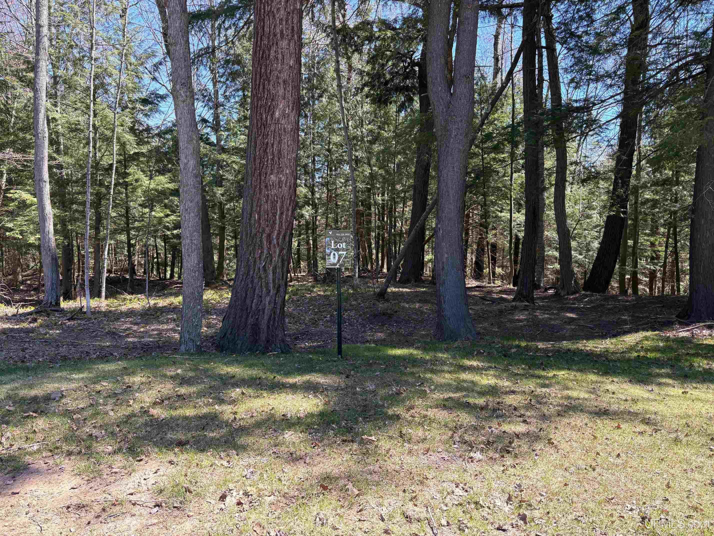 3124 Hemlock Drive Property Photo 1